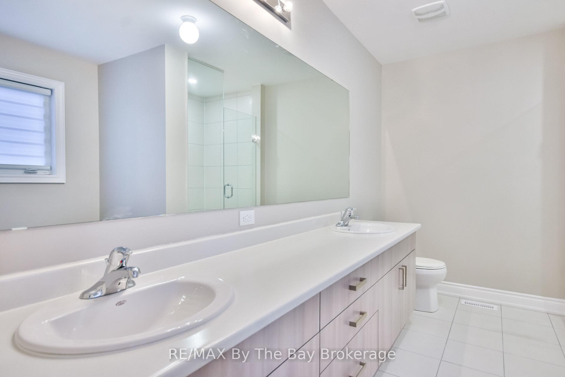 21 Amber Drive photo 40