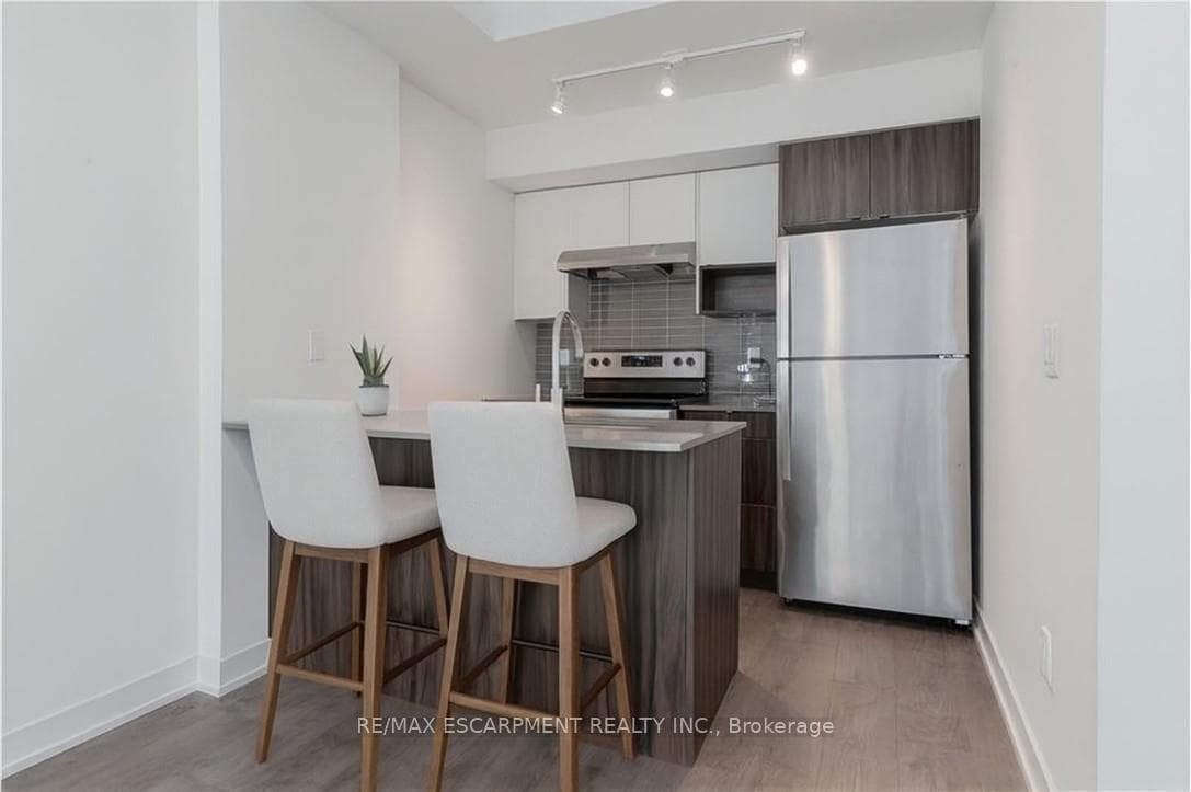 1135 Cooke Boulevard Unit 105 photo 5