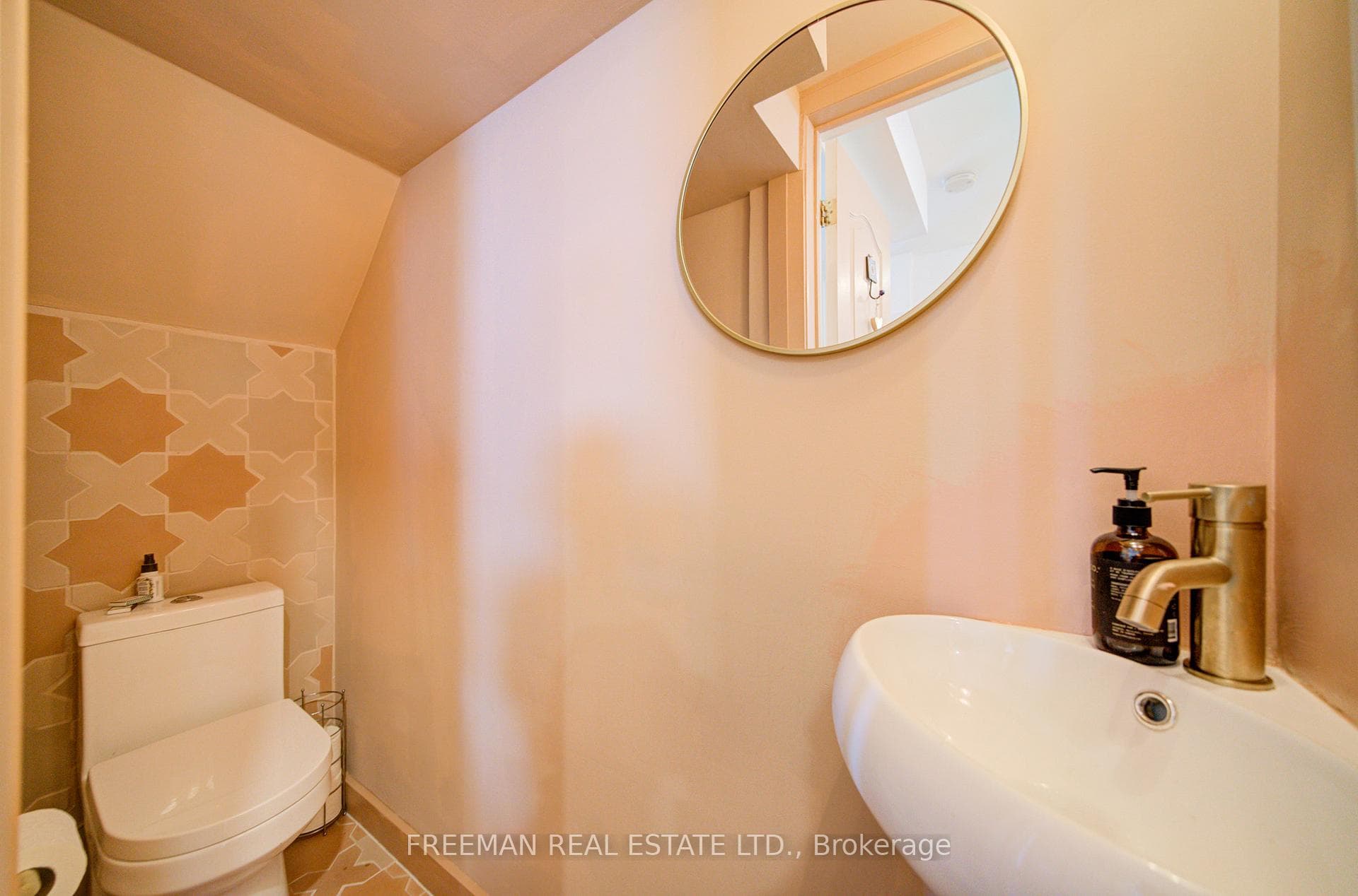 302 Evelyn Avenue photo 9