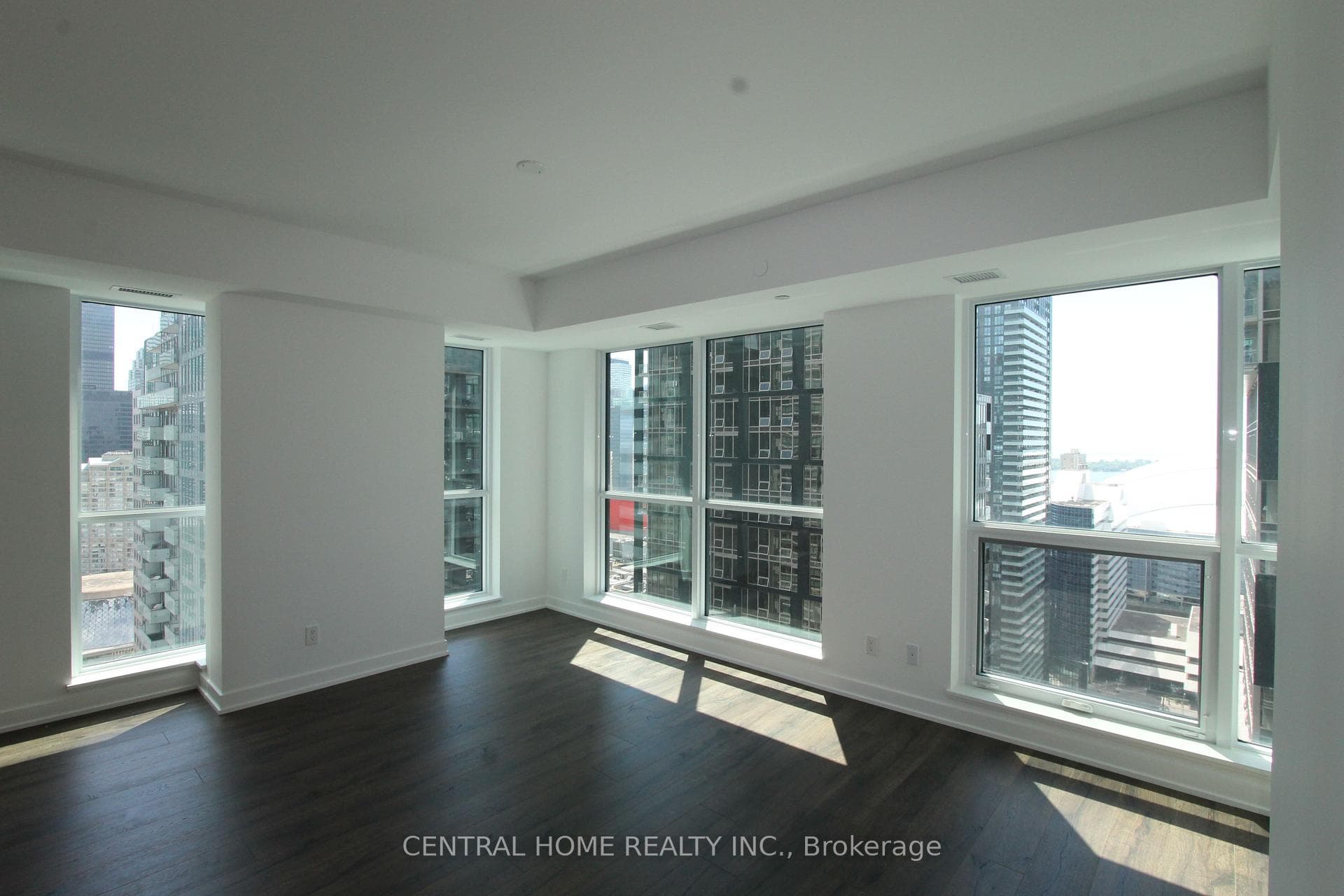 327 King Street Unit 2902 photo 2