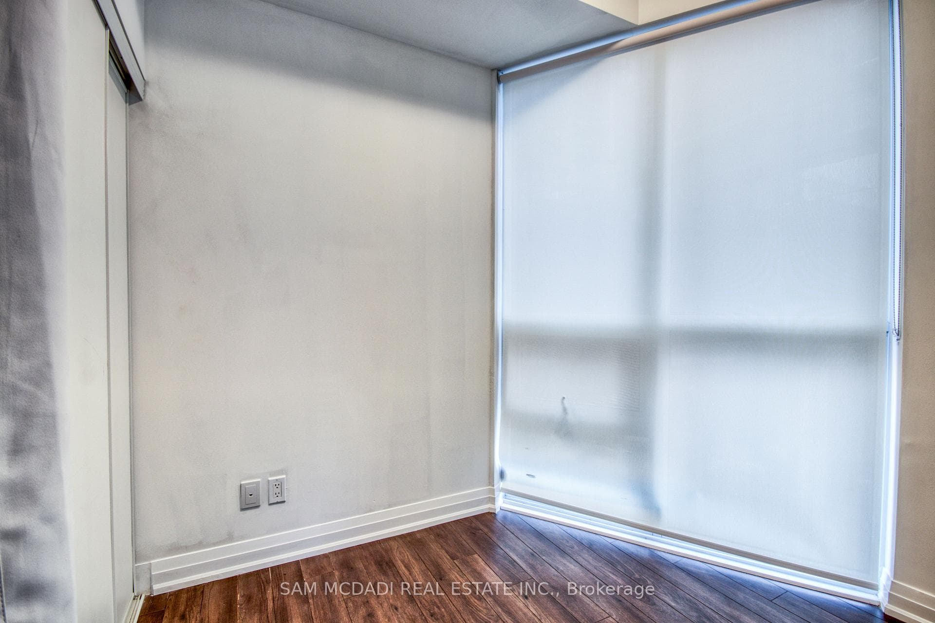 10 Meadowglen Place Unit 311 photo 9