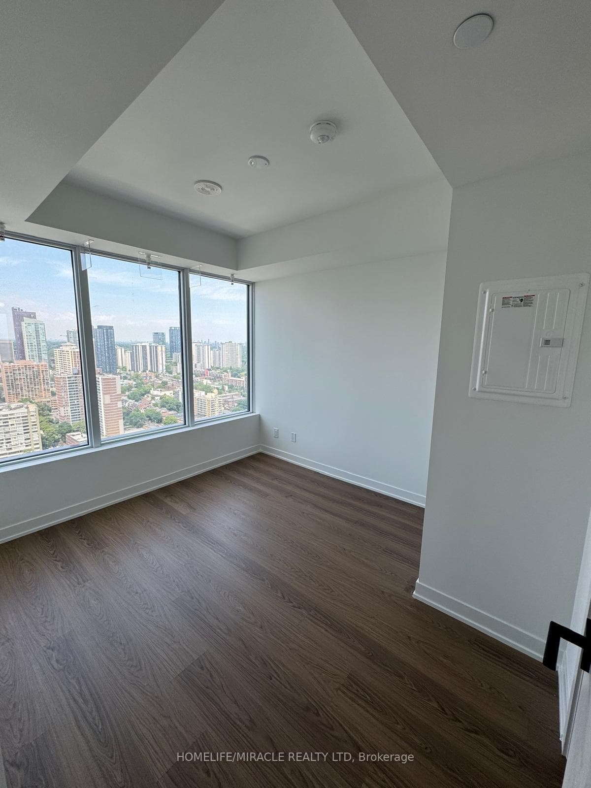 319 Jarvis Street Unit 3907 photo 9