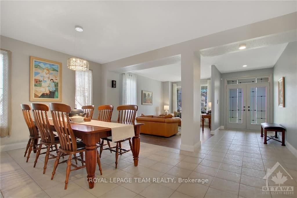 60 BIRCHFIELD Avenue photo 4