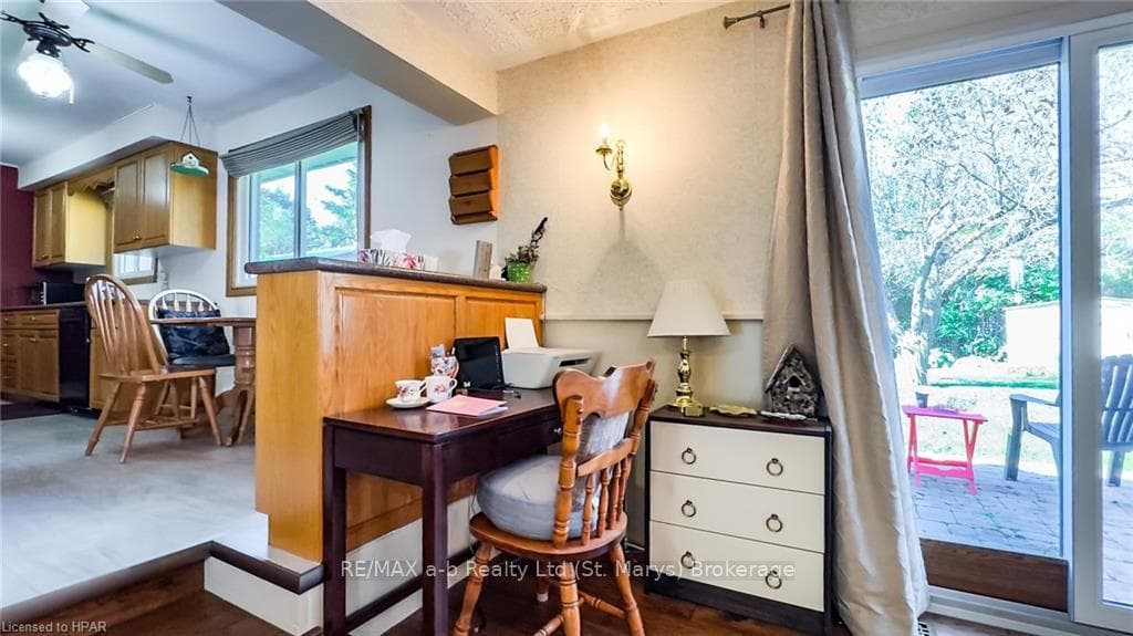 3 SPARLING Crescent photo 25