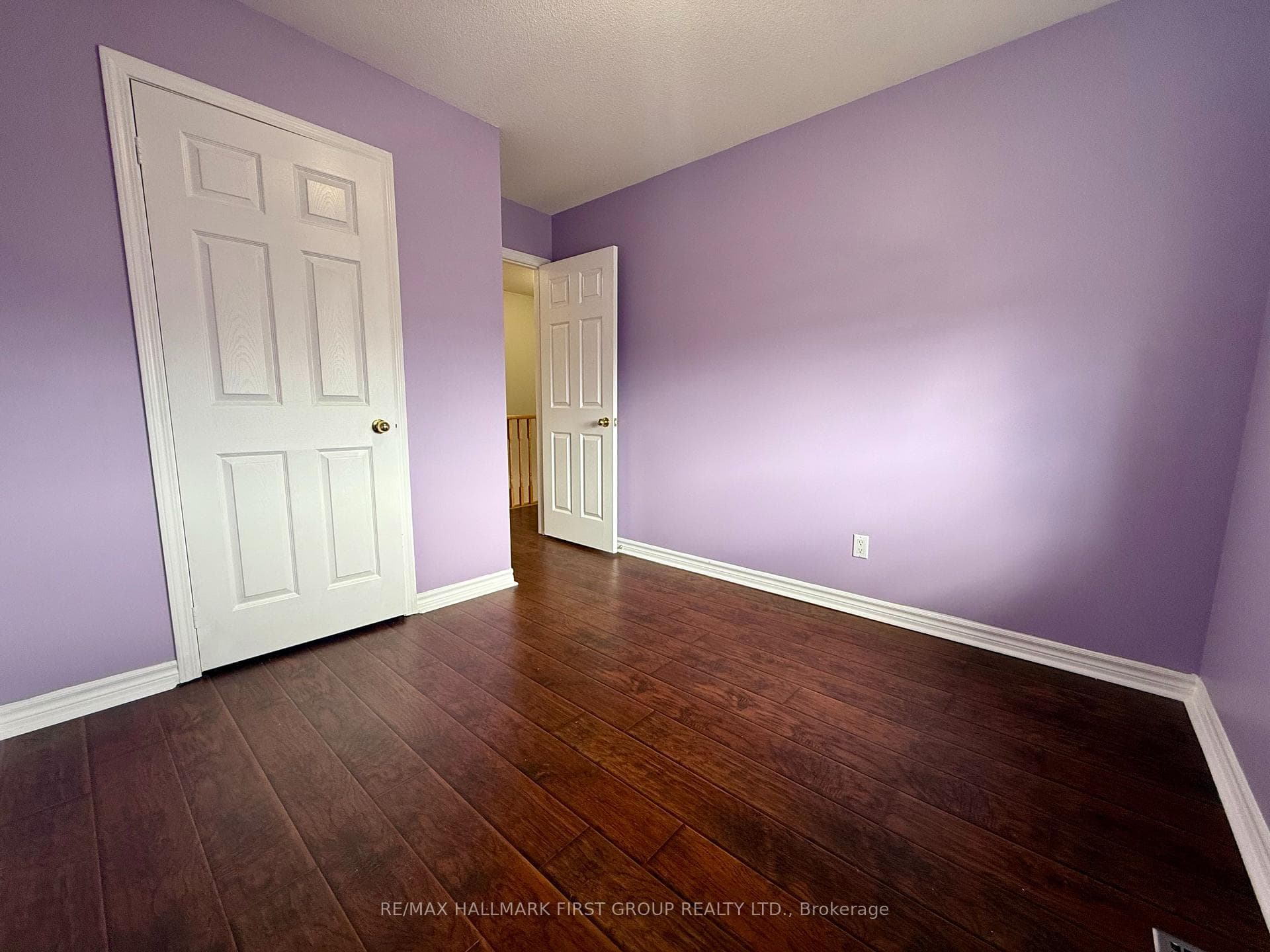1665 Avonmore Square photo 19