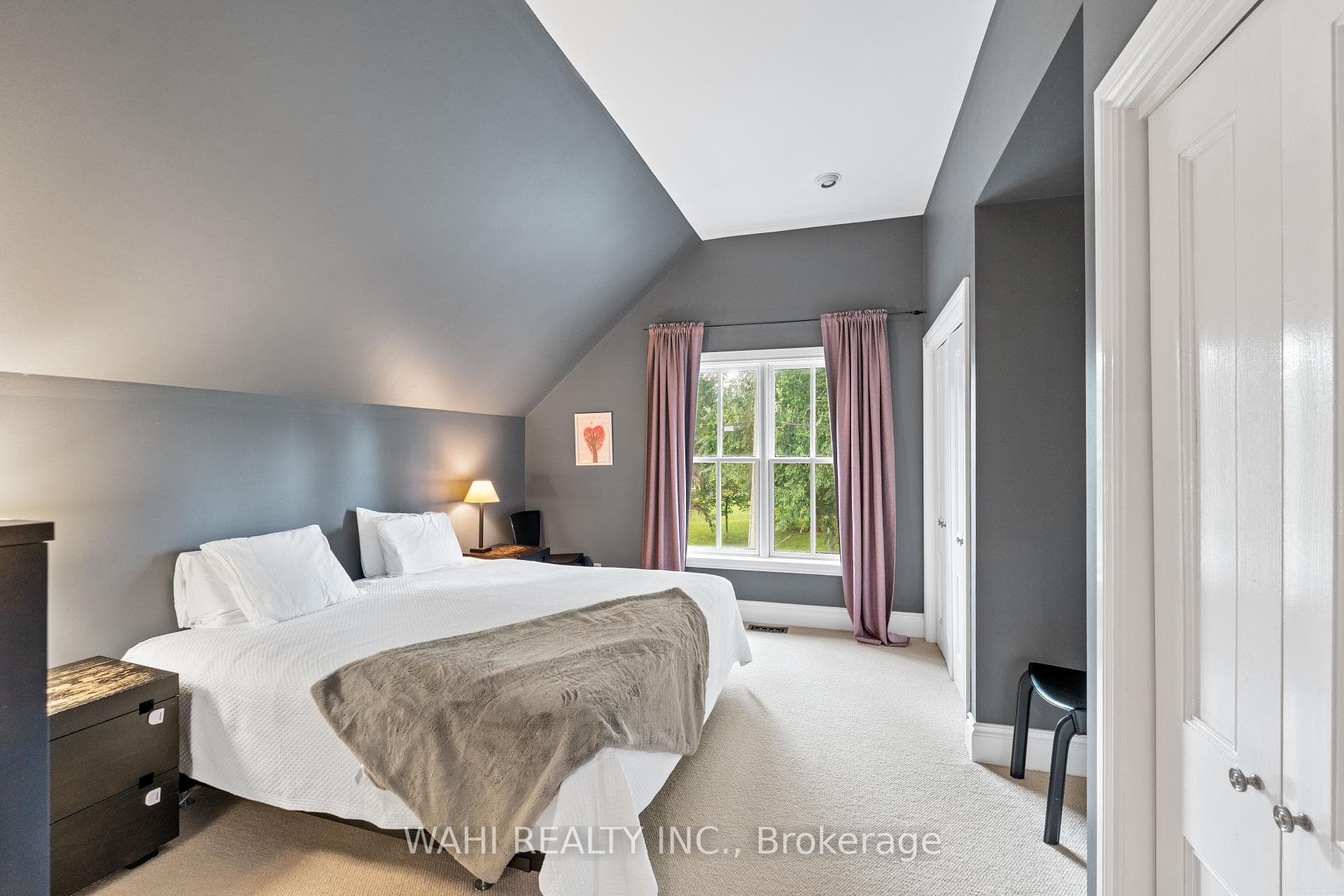 135 Stanley Avenue photo 21