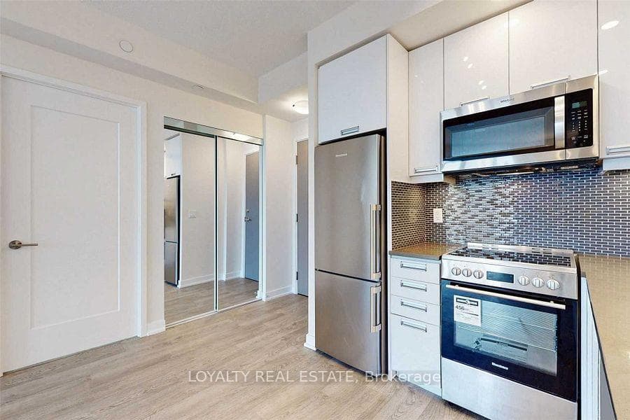 99 John Street Unit 2508 photo 23