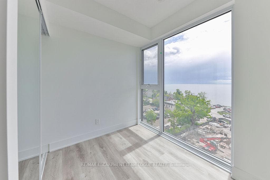 370 Martha Street Unit 707 photo 8