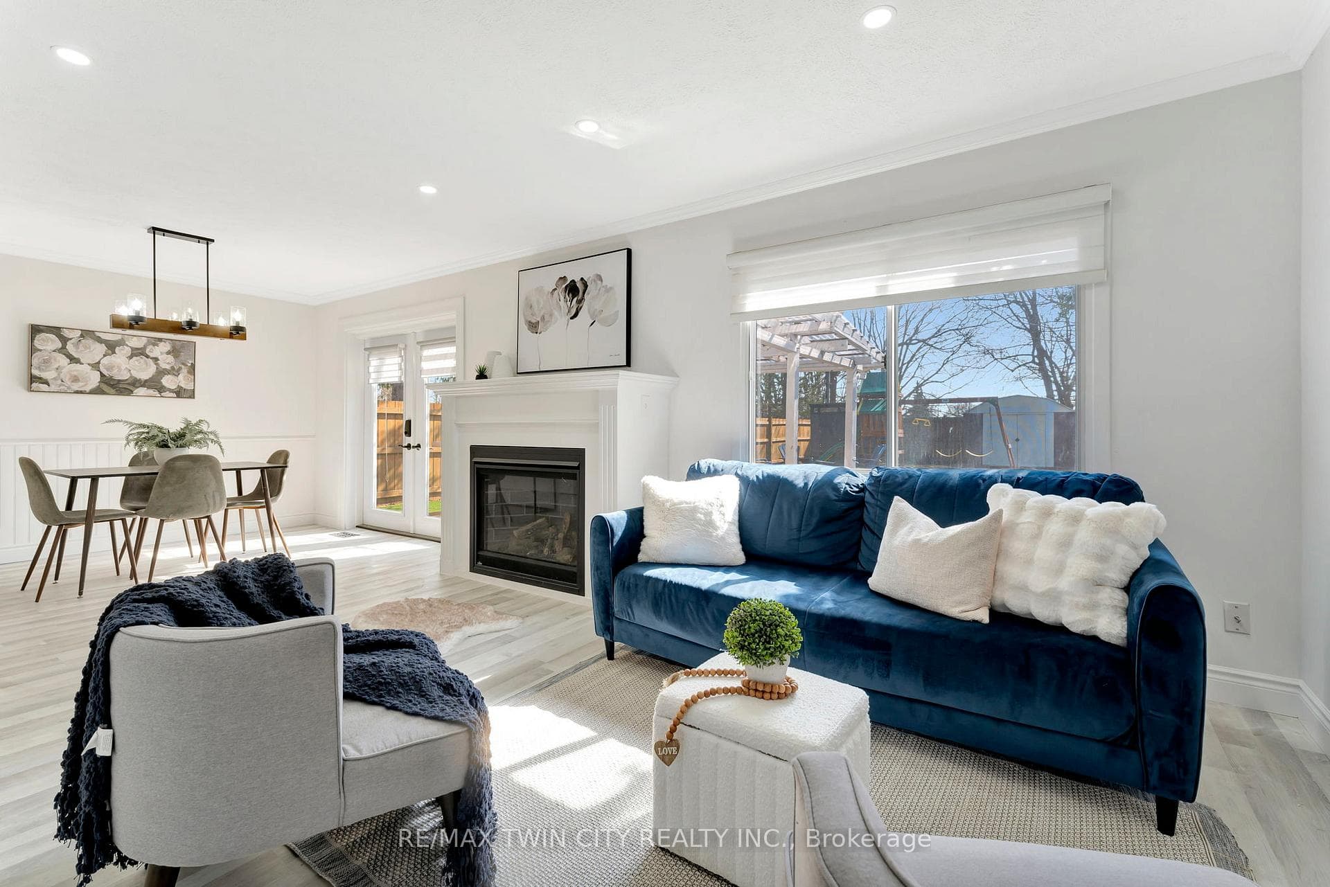 391 Stirling Avenue photo 5