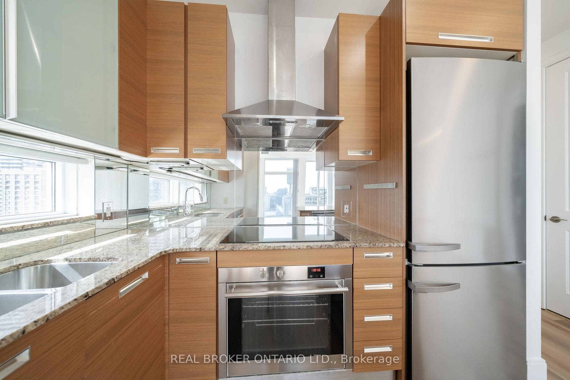 21 Balmuto Street Unit 2202 photo 8