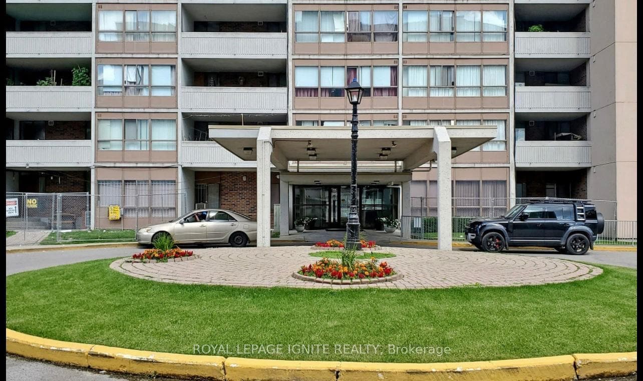 3380 Eglinton Avenue Unit 905 photo 8