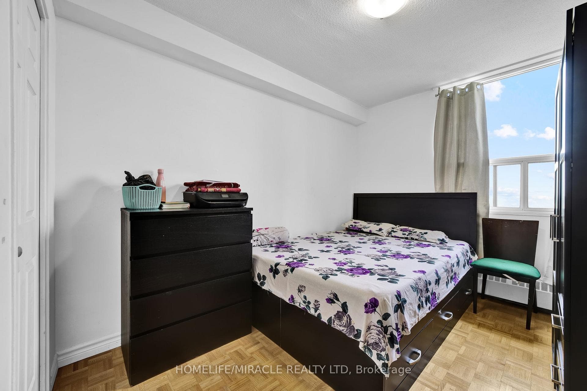 551 The West Mall Avenue Unit 1102 photo 14