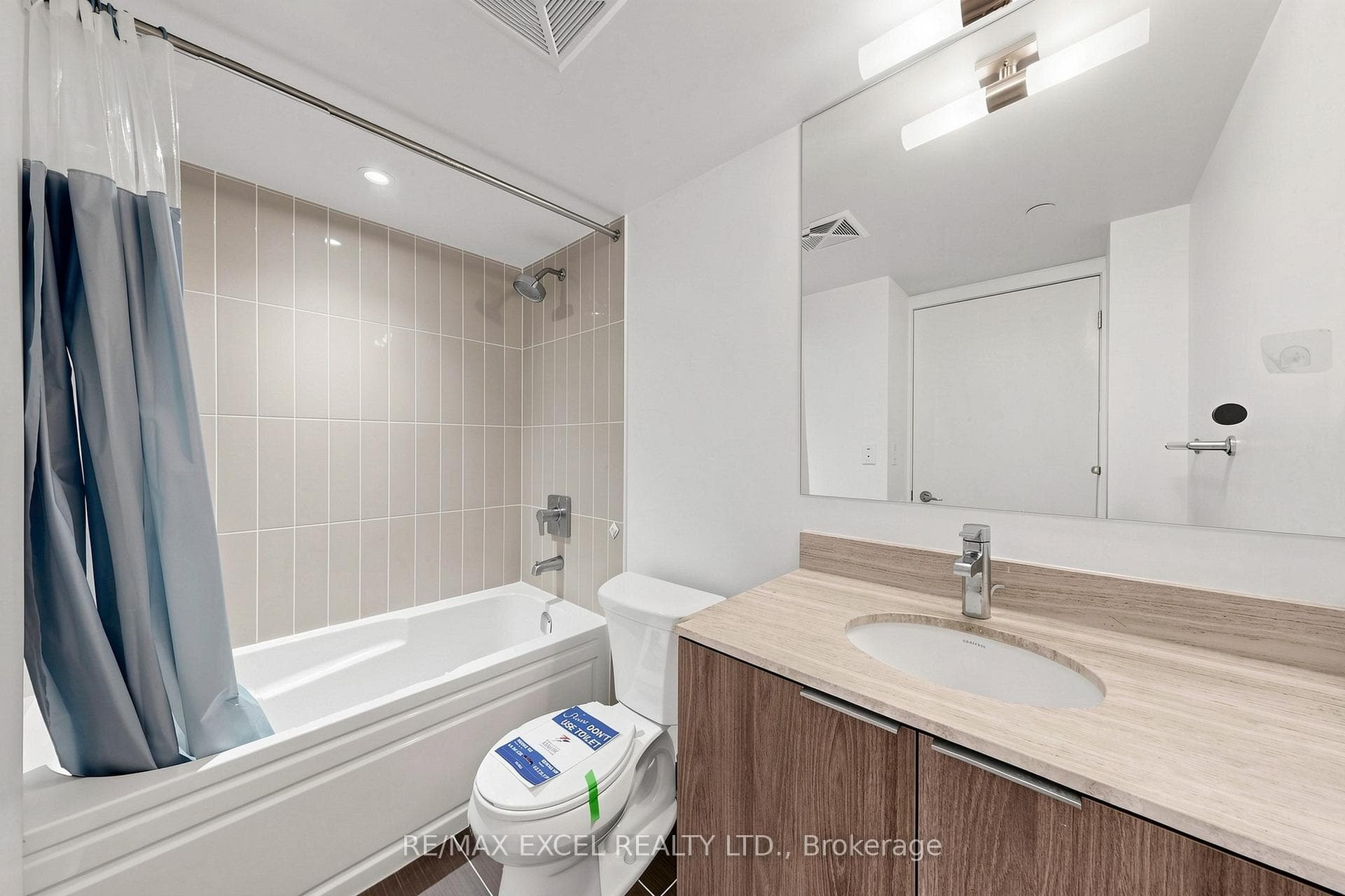 955 Bay Street Unit 1408 photo 22