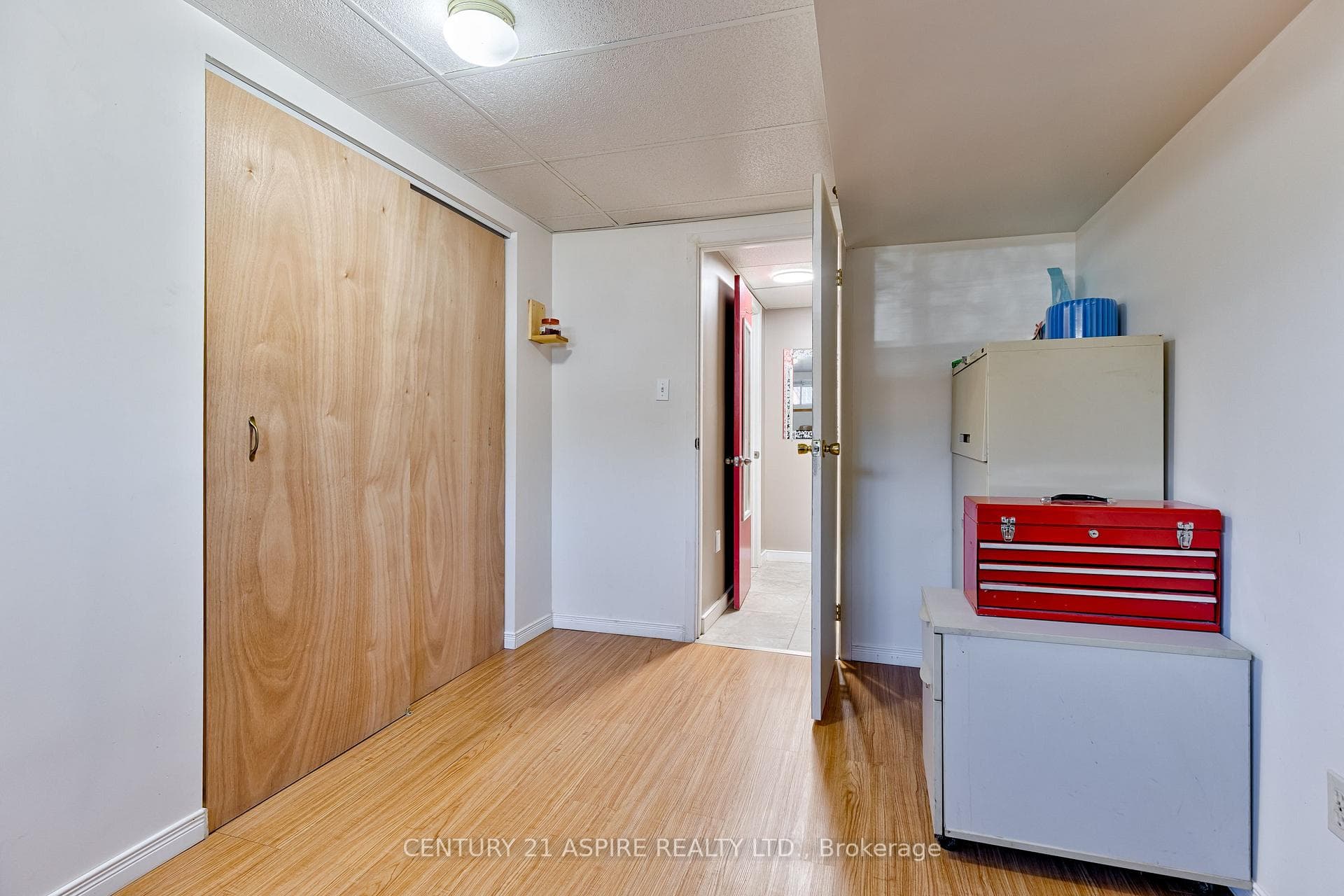 15 Roy Street photo 37