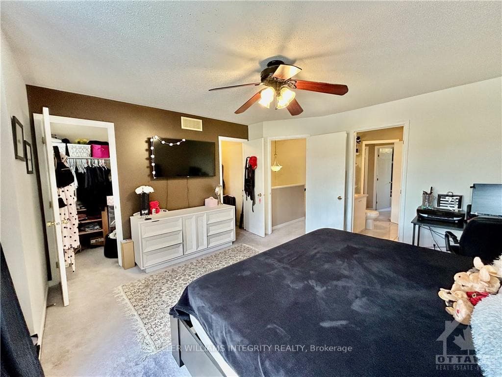 727 NESTING Way photo 14