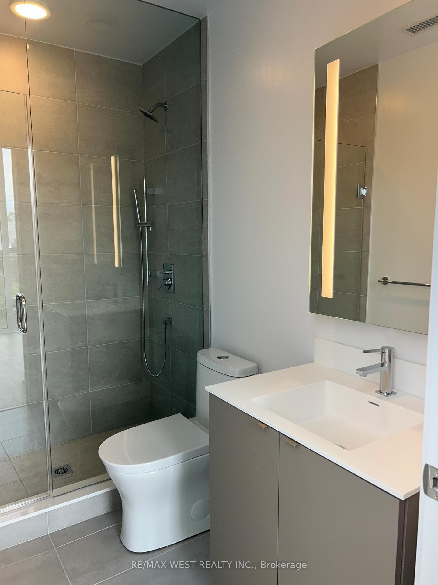 500 Dupont Street Unit 216 photo 13