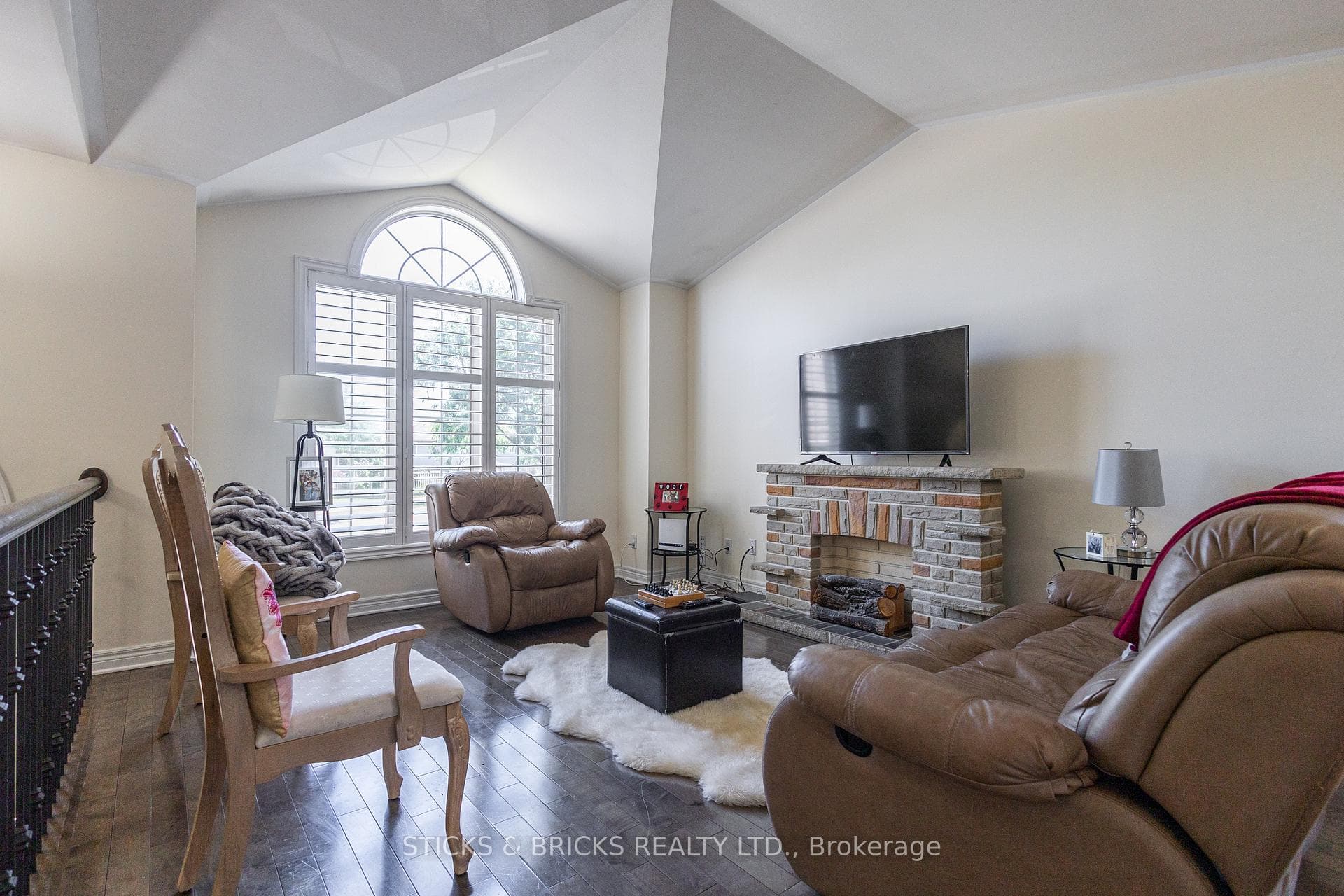 8207 Beaver Glen Drive photo 6