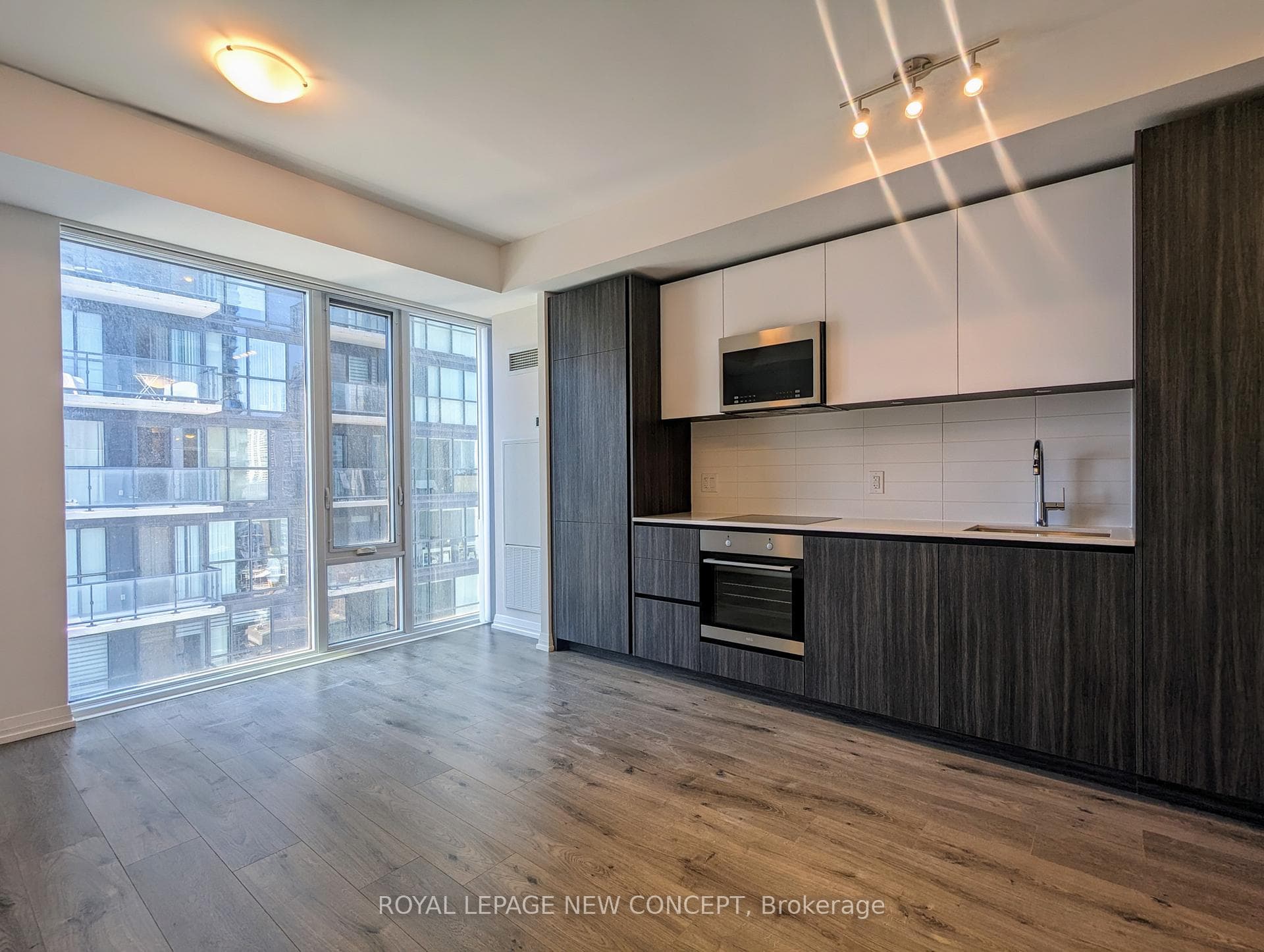 8 Widmer Street Unit 2601 photo 1