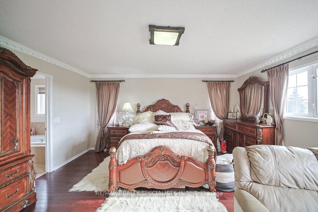 47 Vineyard Avenue photo 22