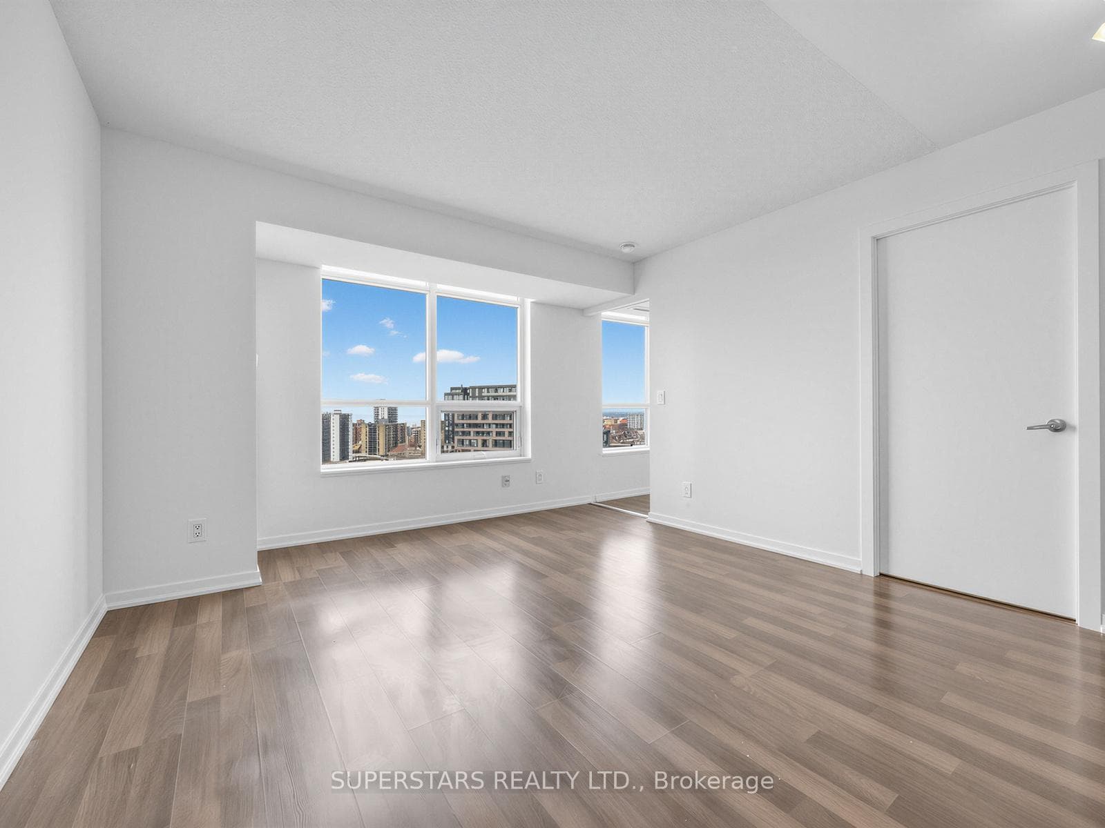 38 Joe Shuster Way Unit 1416 photo 16