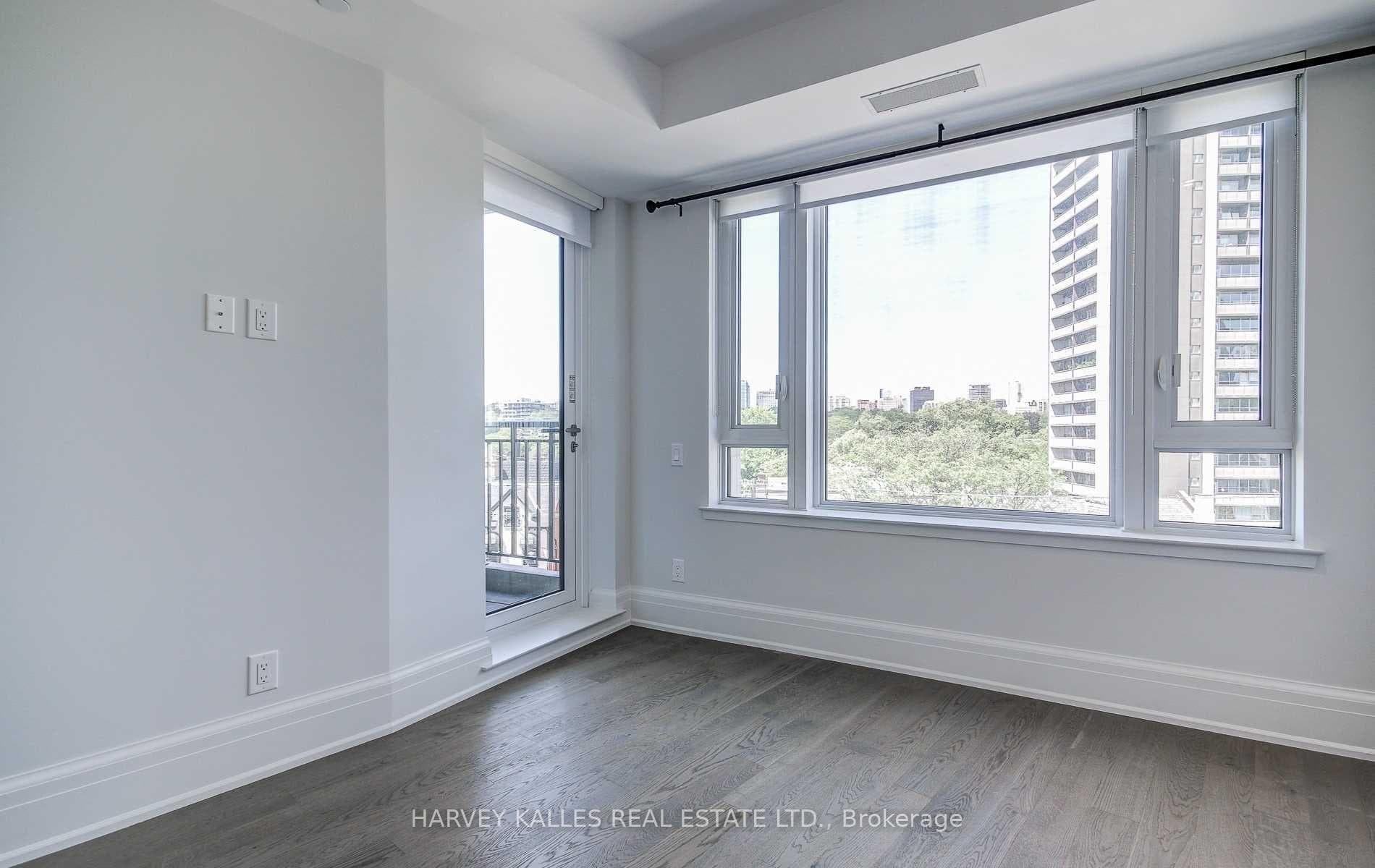 181 Davenport Road Unit 403 photo 32