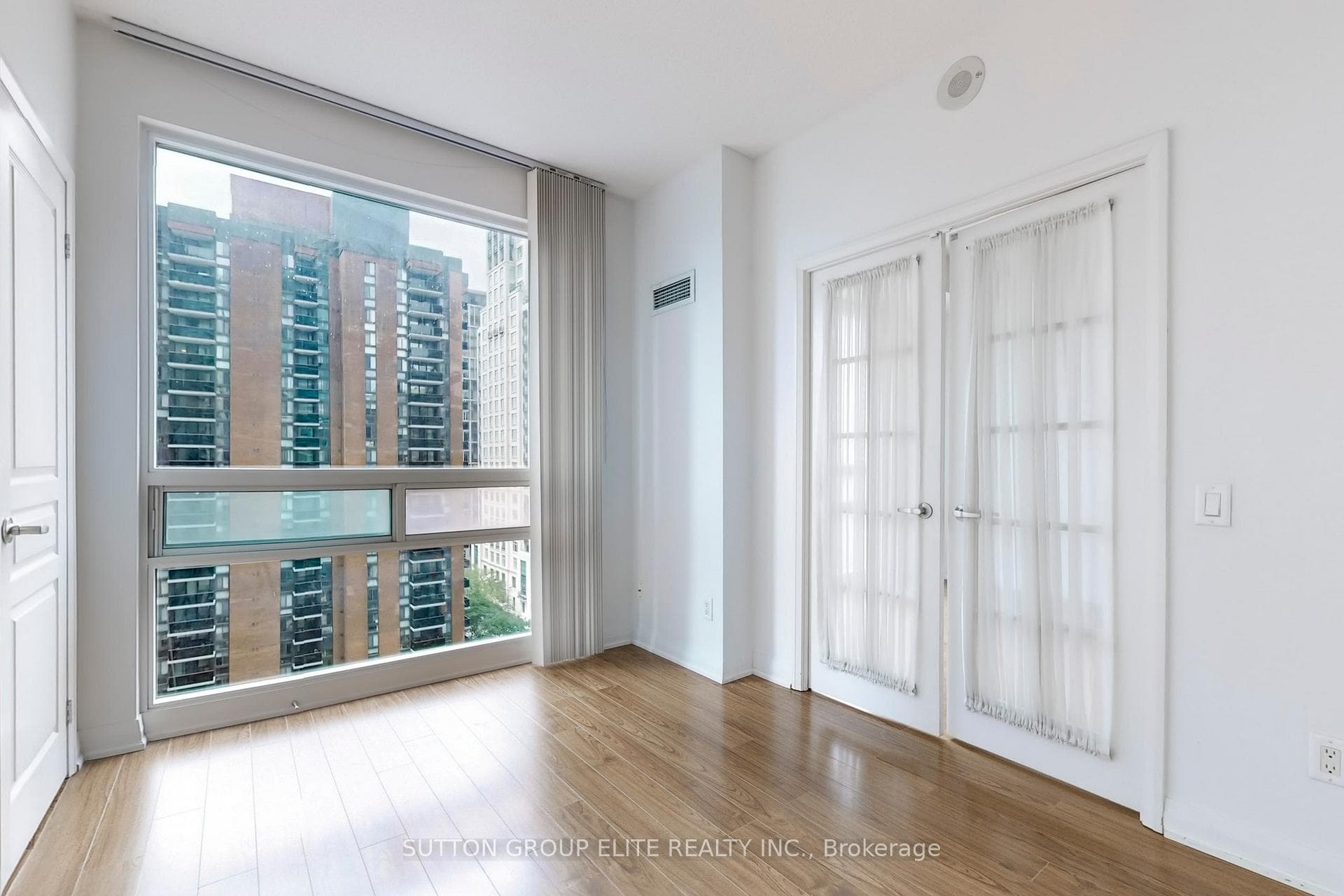 1121 Bay Street Unit 1102 photo 8