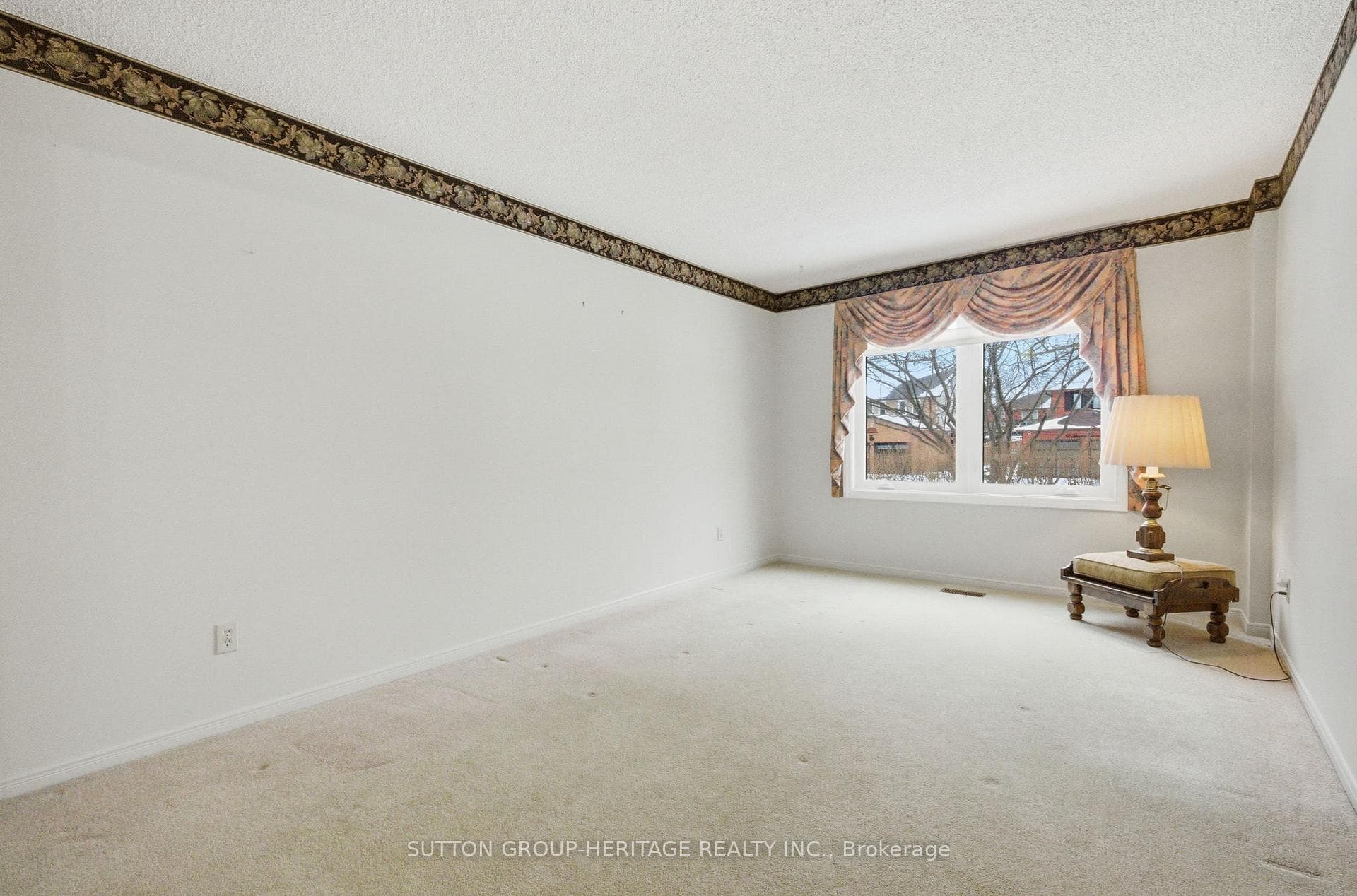 19 Sawyer Crescent photo 5
