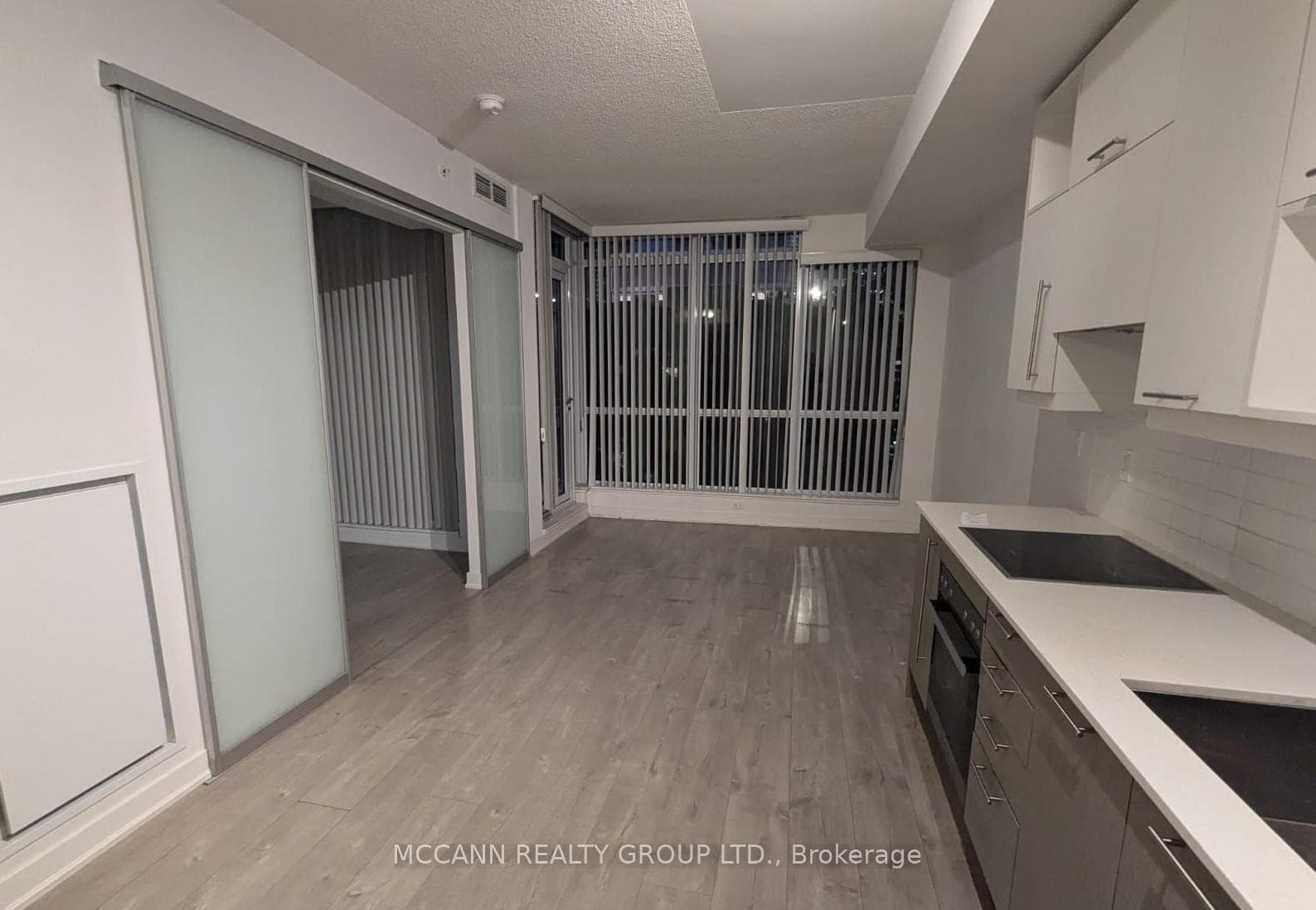 30 Nelson Street Unit 1403 photo 3