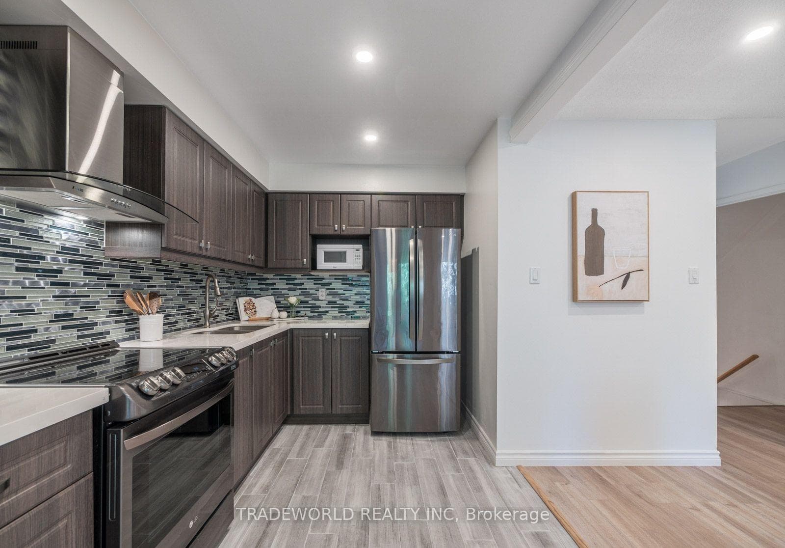 60 Camelot Way photo 10