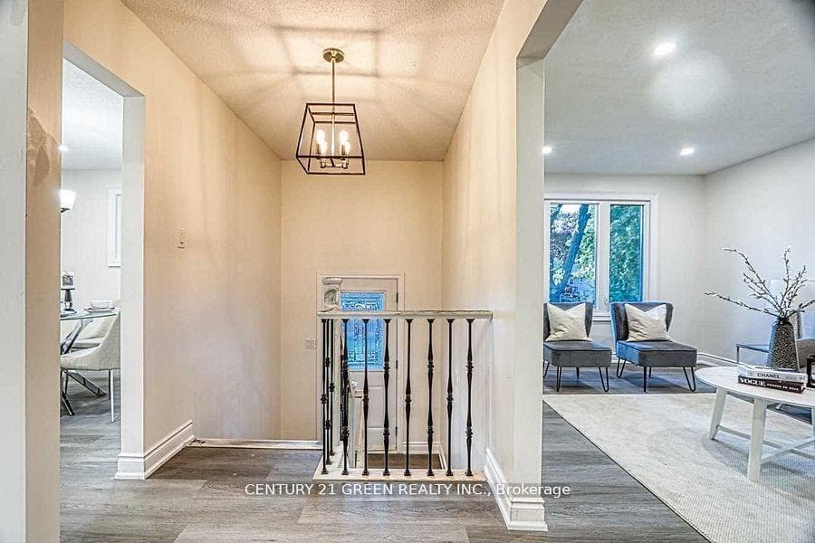164 Gardiner Drive photo 7