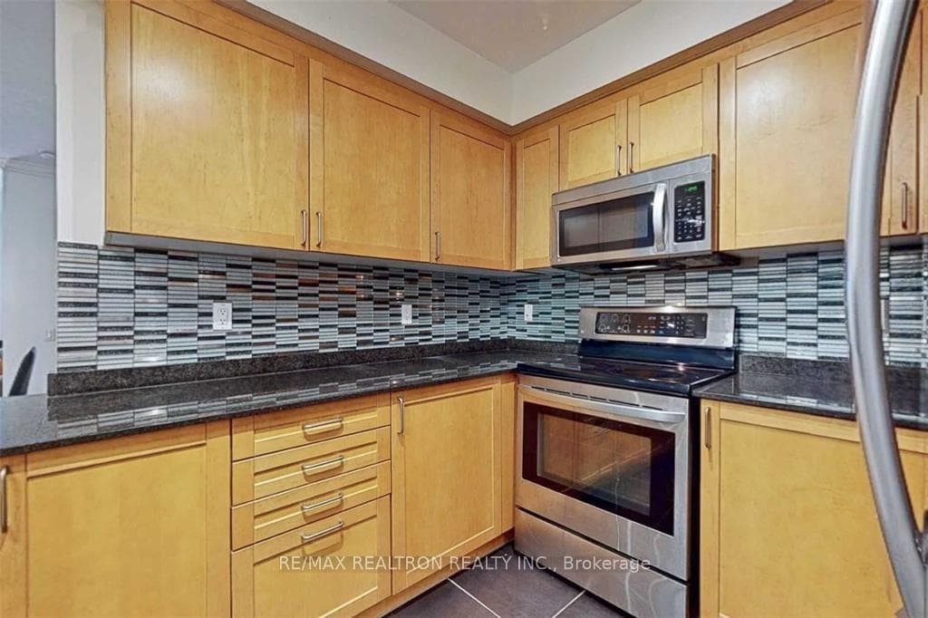 18 William Carson Crescent Unit 211 photo 9