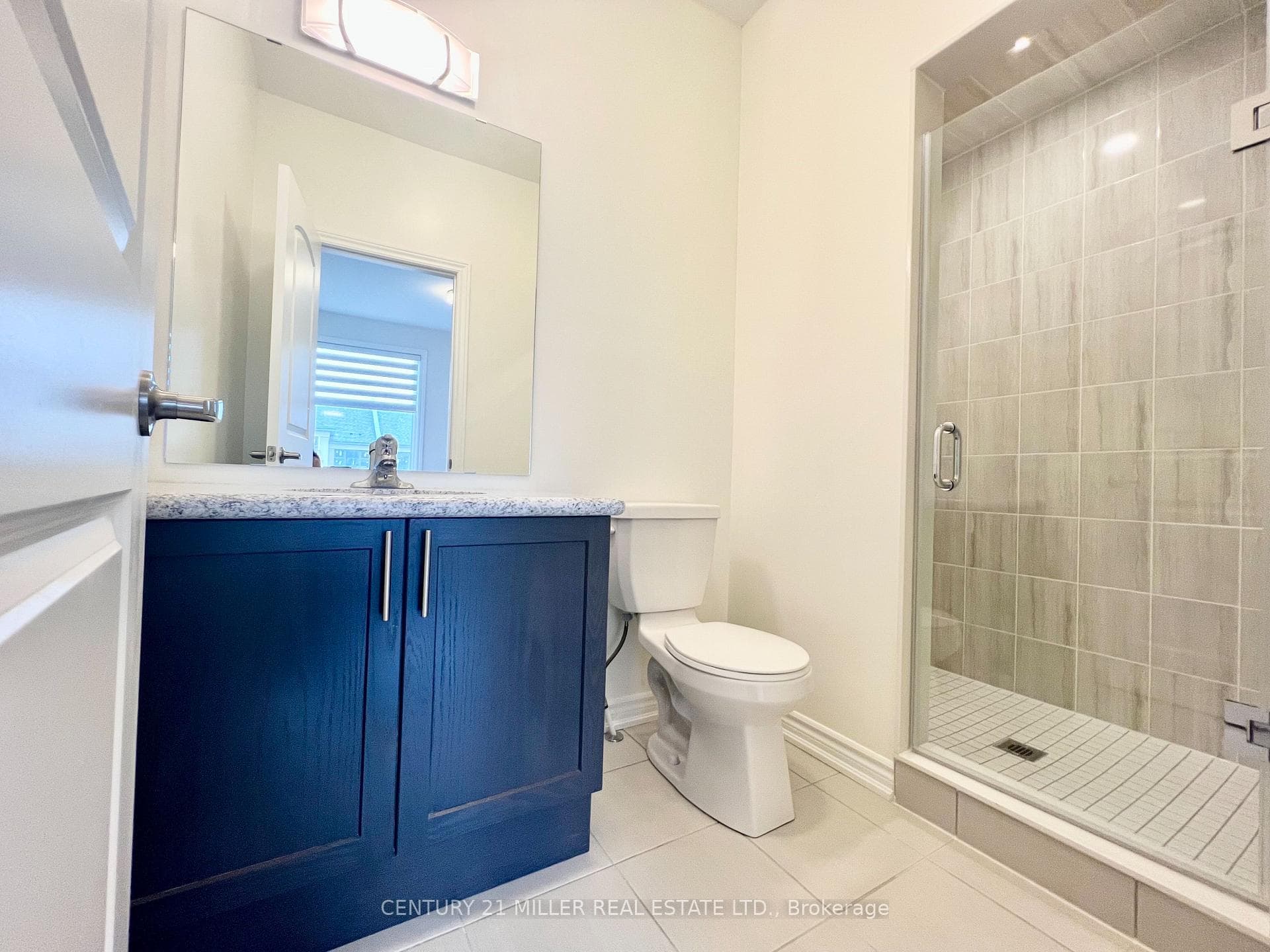 1189 Dartmouth Crescent photo 10