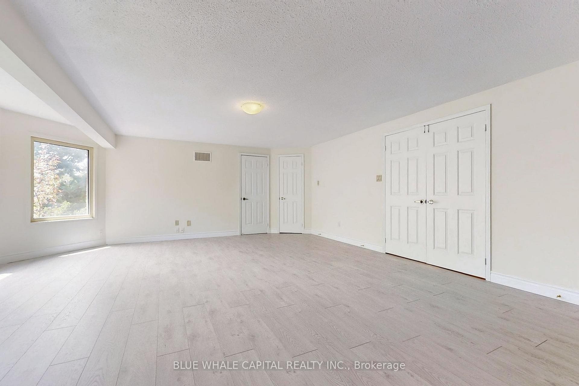 3861 Seebring Crescent photo 15