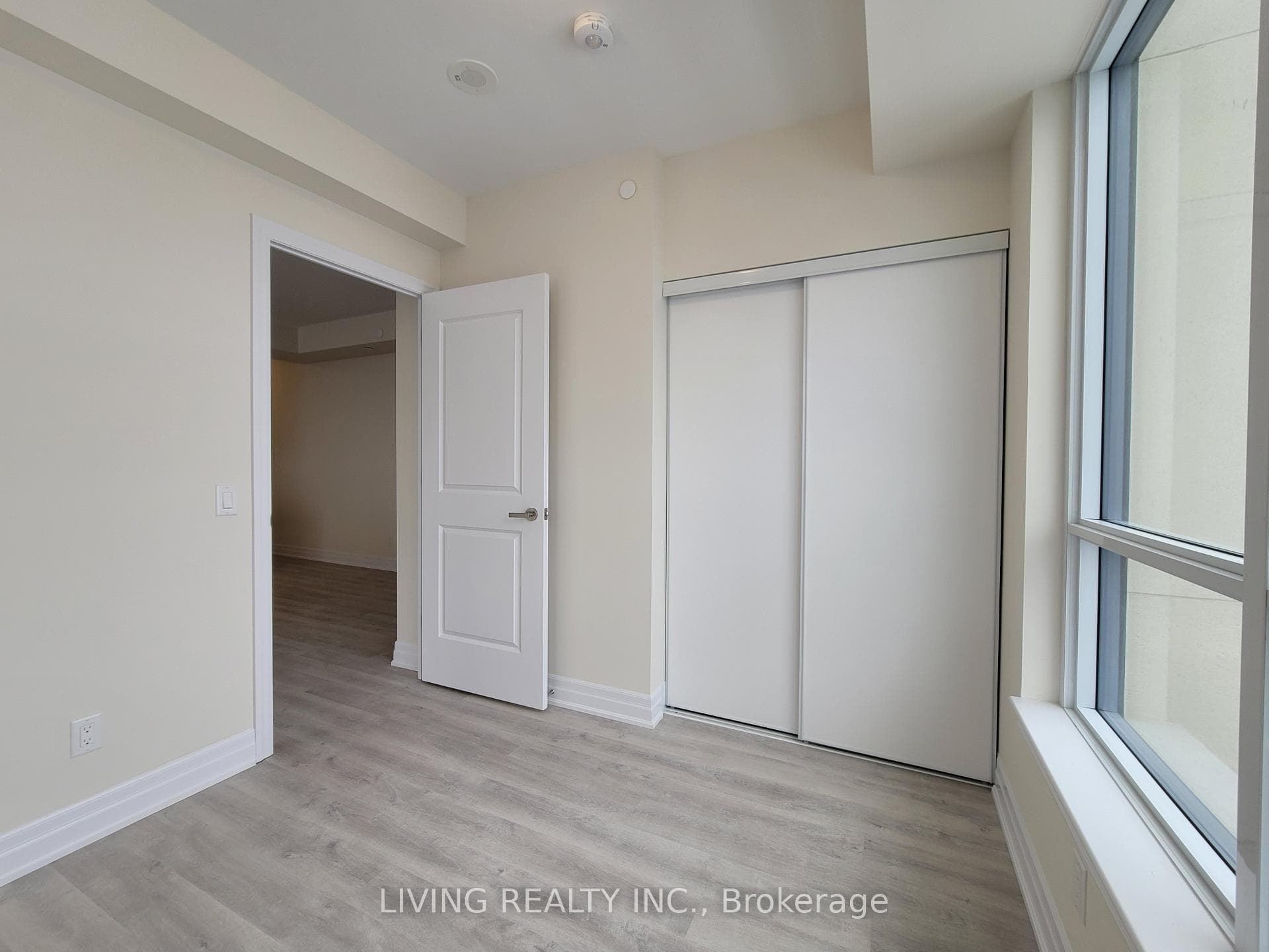 9075 Jane Street Unit 1108 photo 12