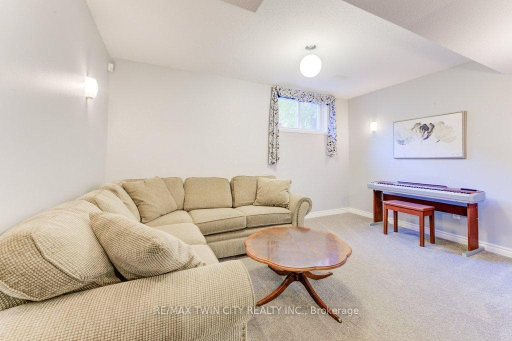 208 Eby Crescent photo 18