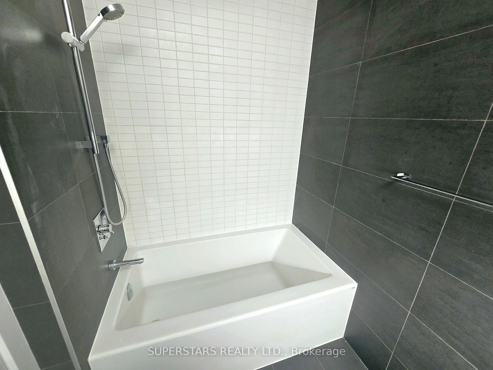 32 Trolley Crescent Unit 1102 photo 19