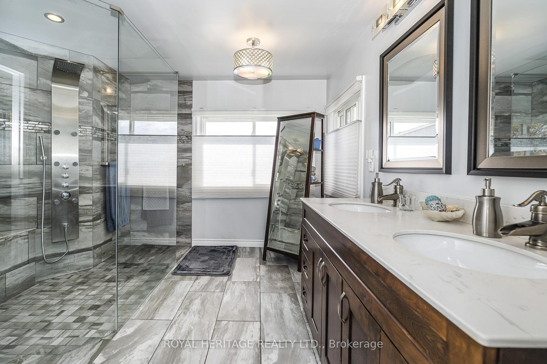 Primary En-Suite