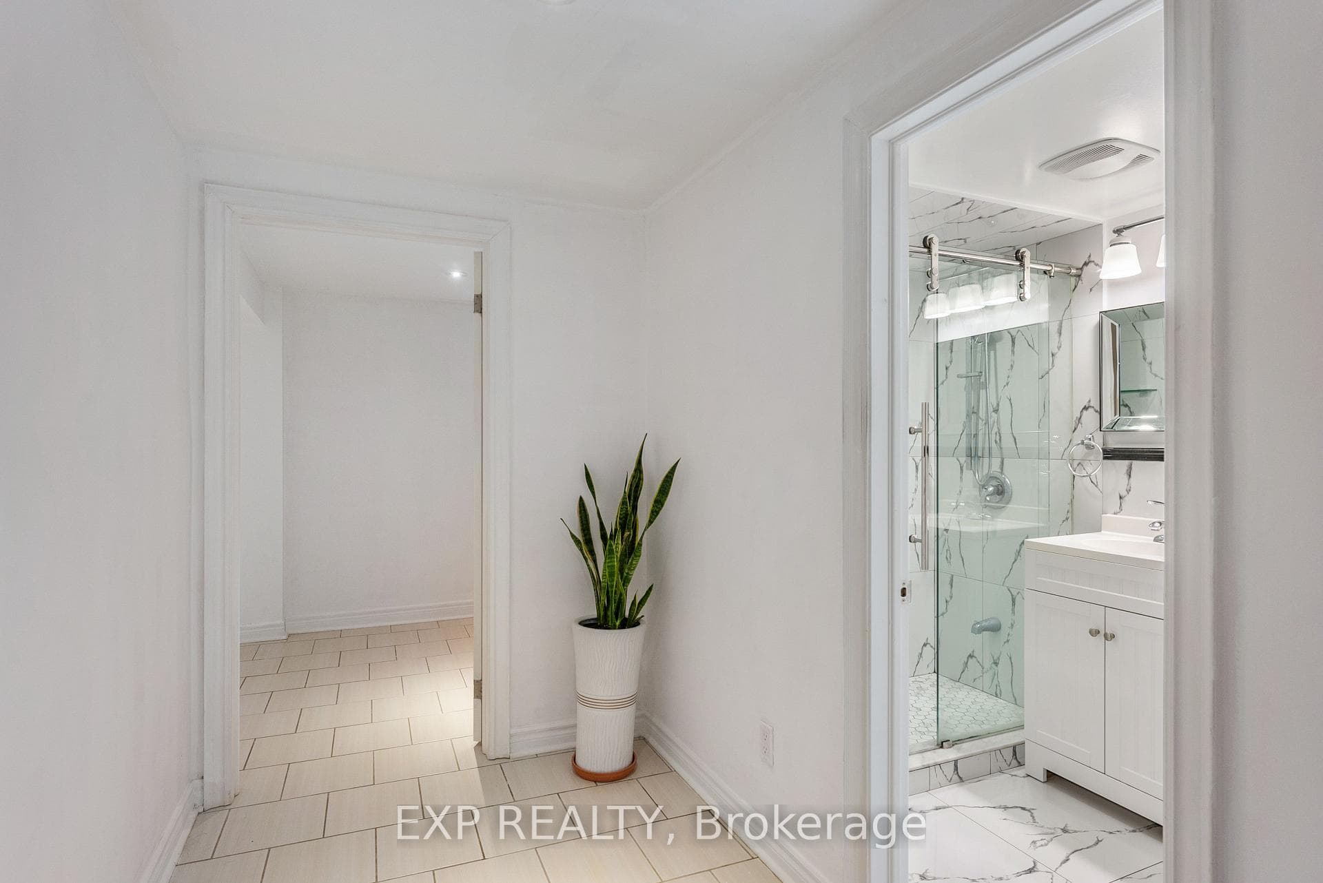52 Southampton Drive photo 27