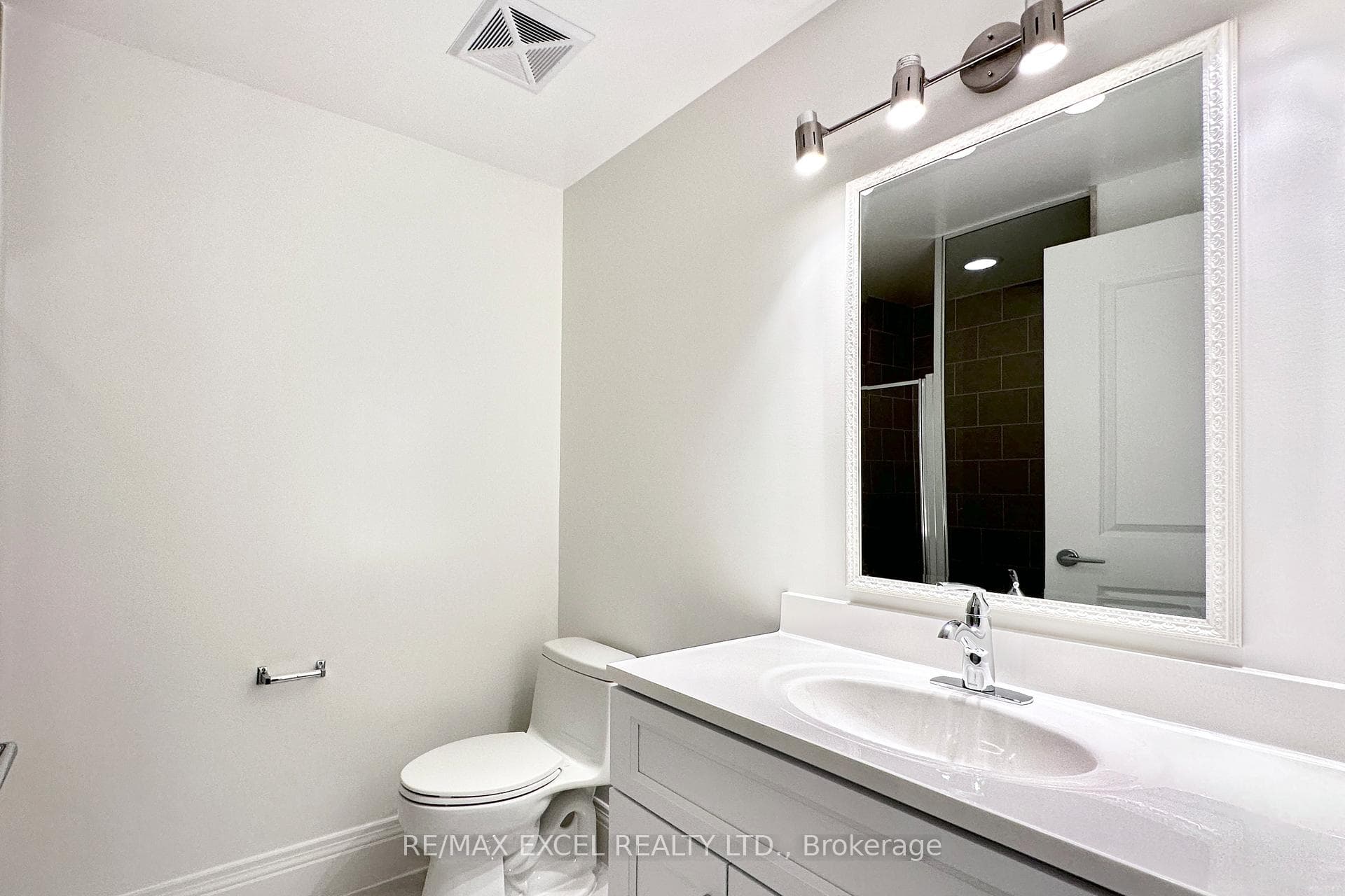39 Upper Duke Crescent Unit 120 photo 6