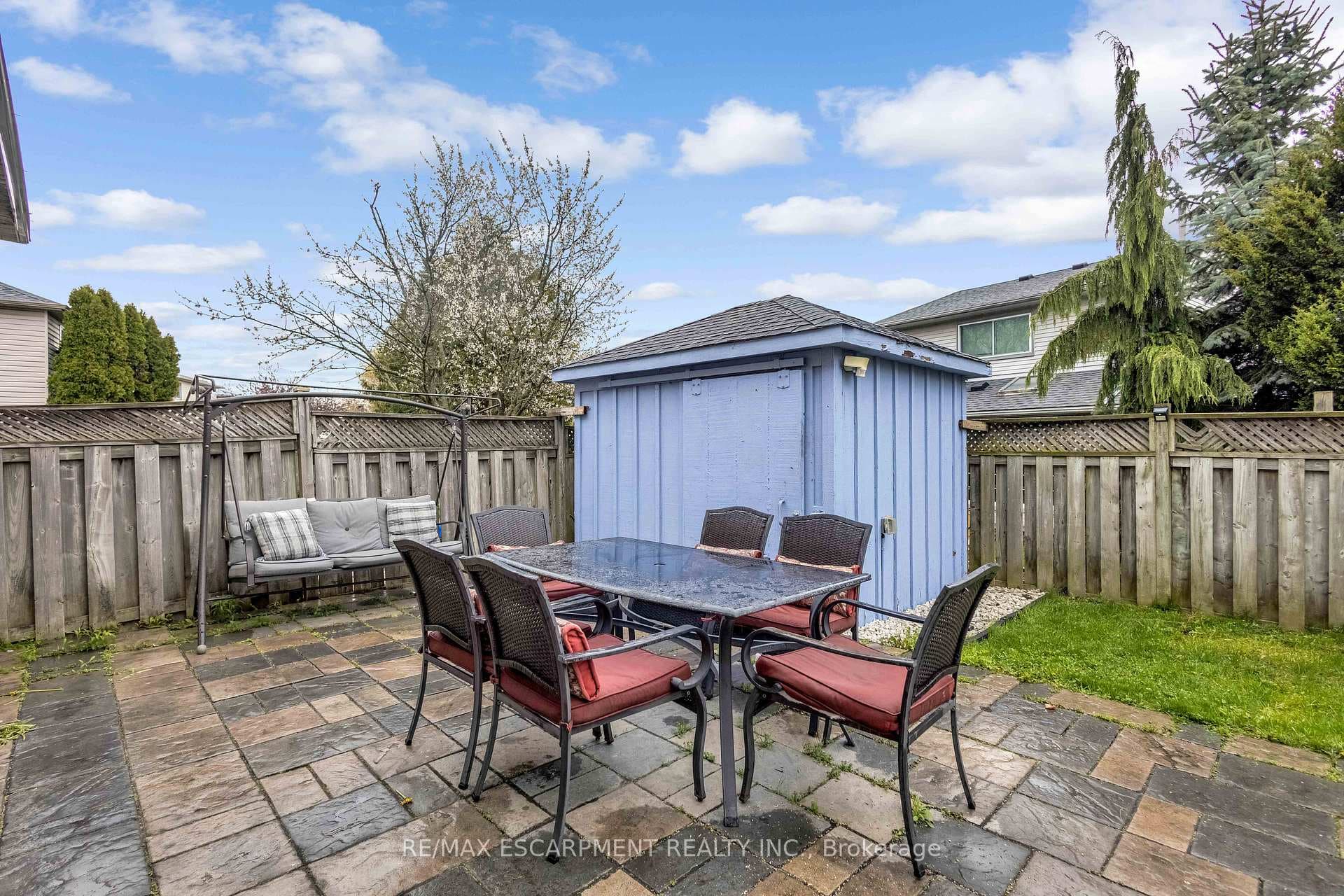 70 Ossington Drive photo 35