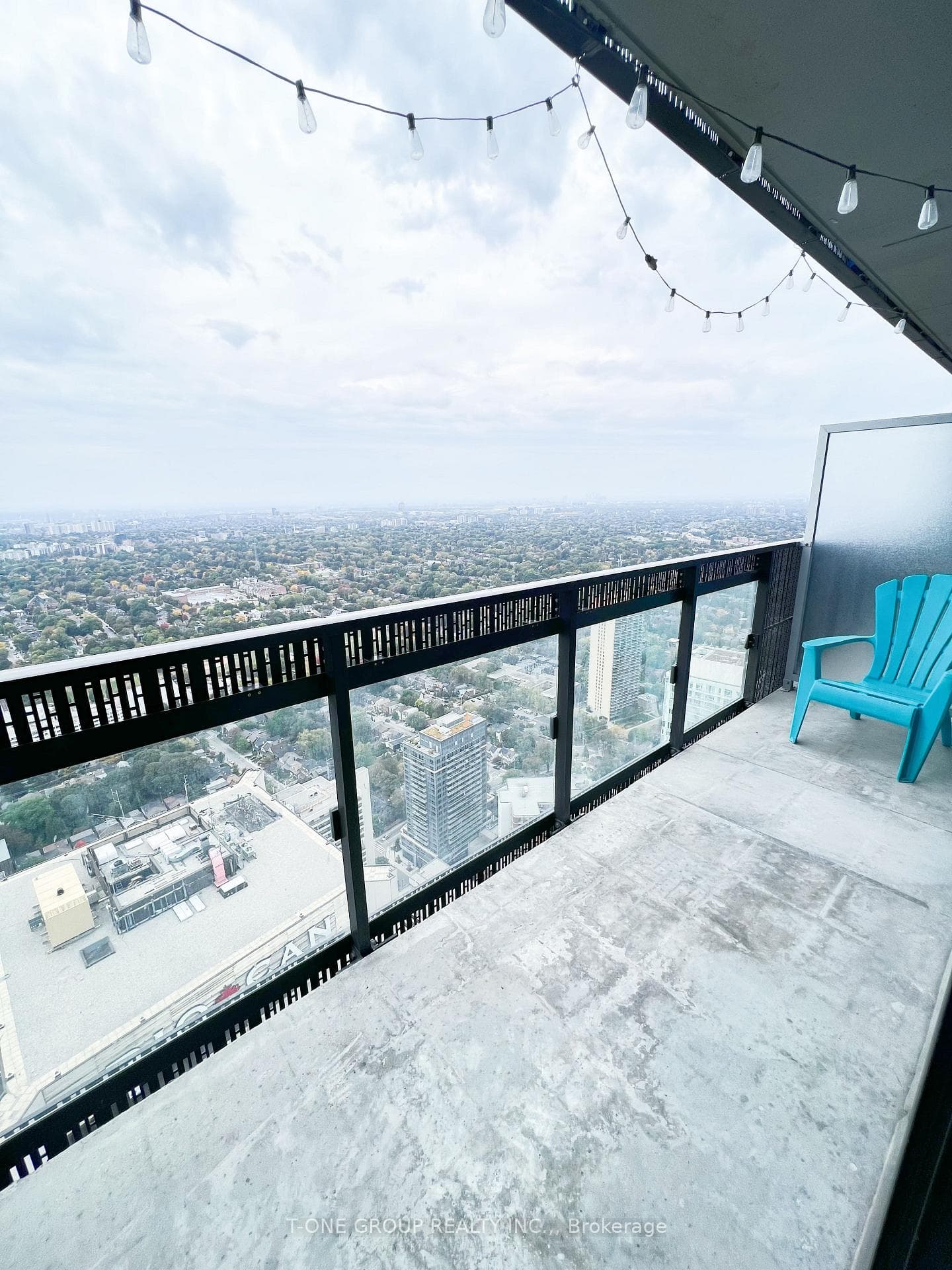 8 Eglinton Avenue Unit 5304 photo 9