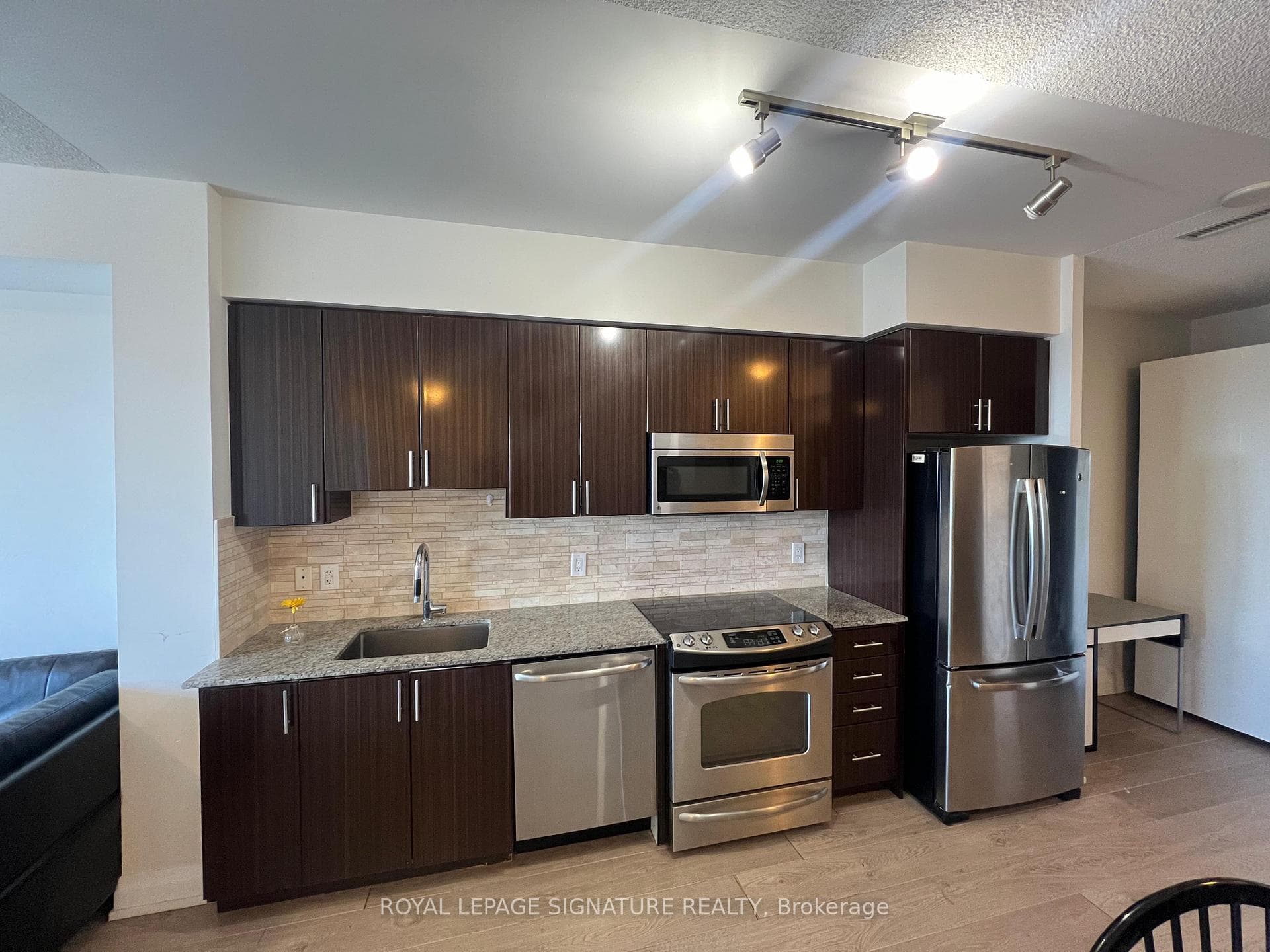7161 Yonge Street Unit 2023 photo 7