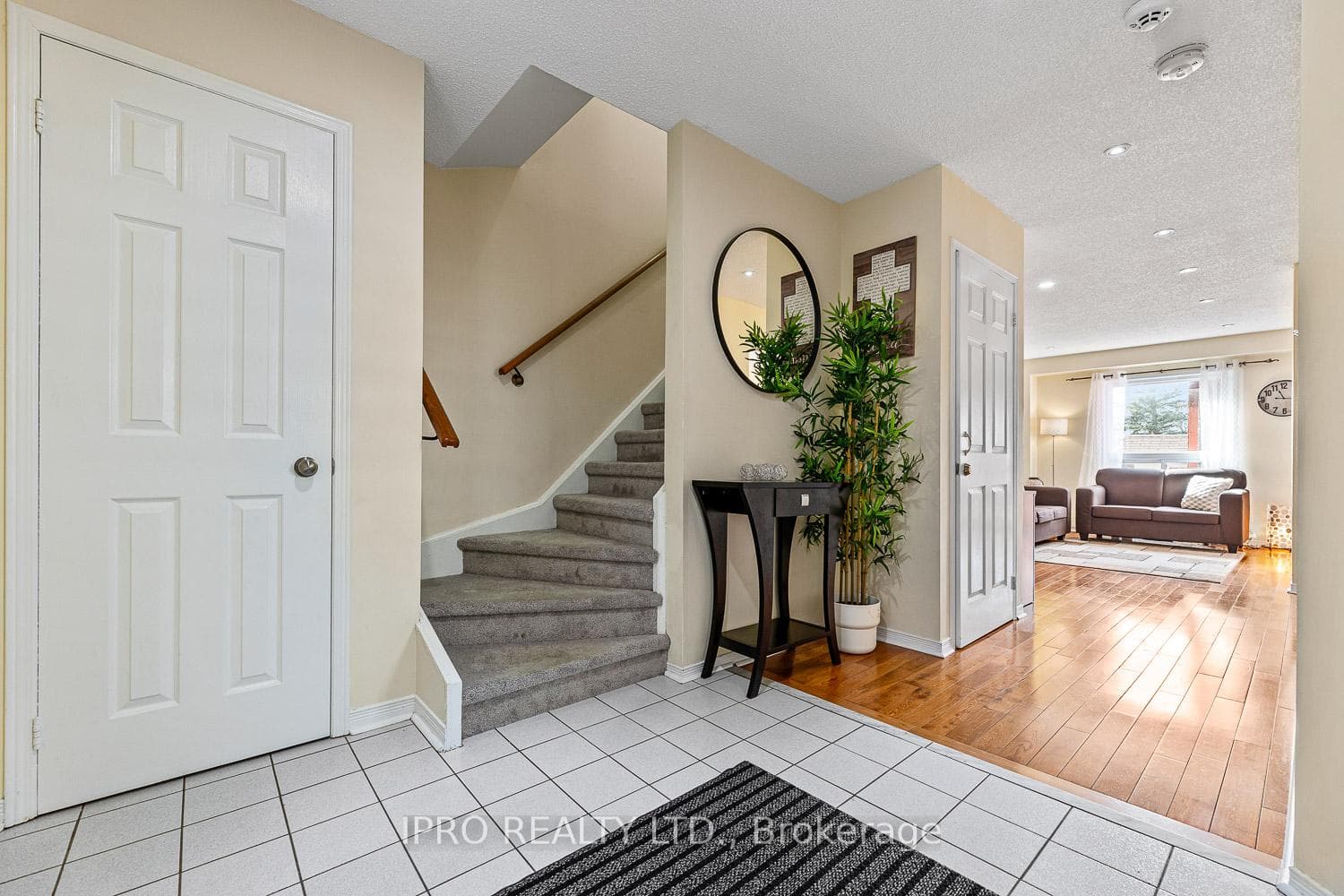 127 Meadowlark Drive photo 5