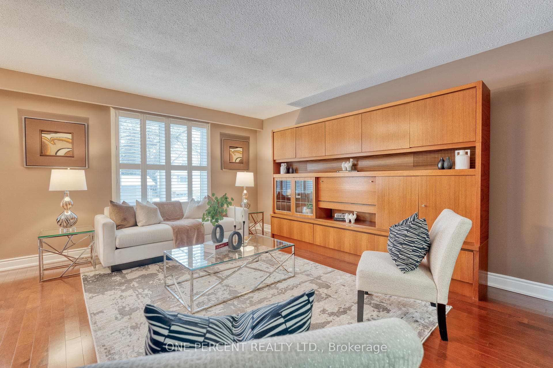 5194 Broughton Crescent photo 9