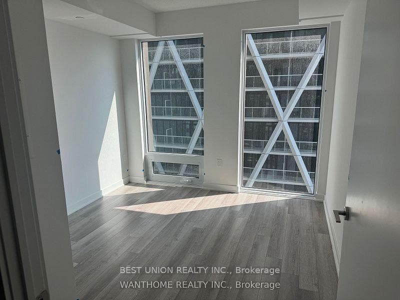 238 Simcoe Street Unit 2307 photo 4
