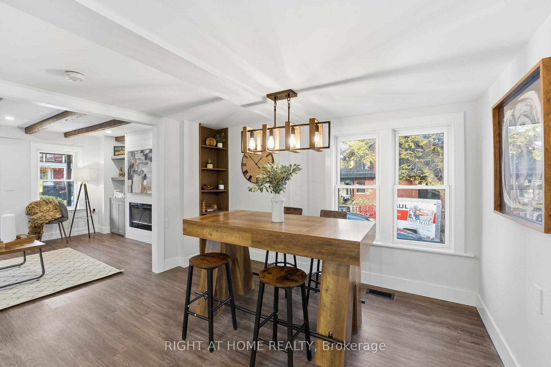 4255 William Street photo 10