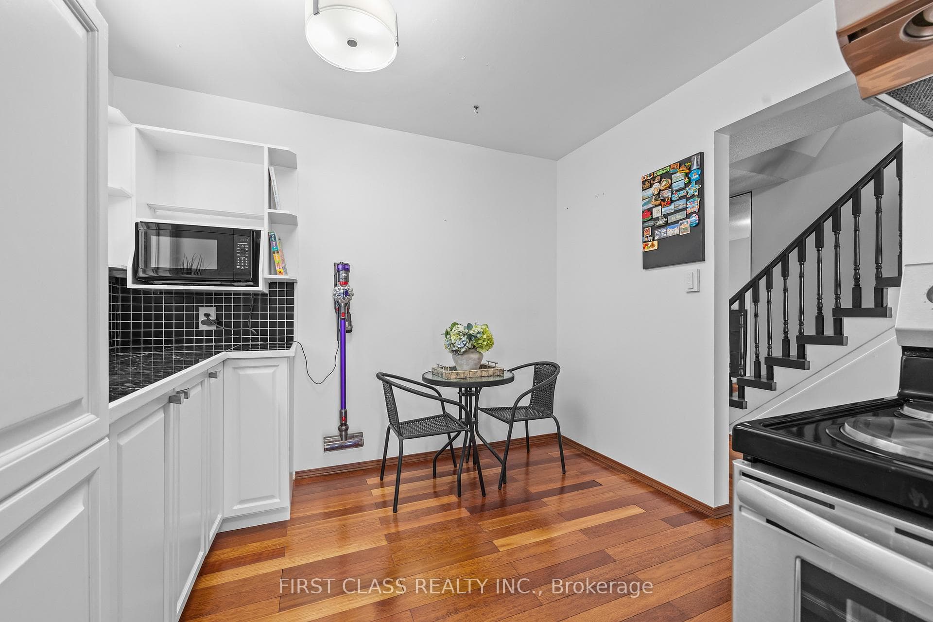 4213 Beacon Lane photo 9
