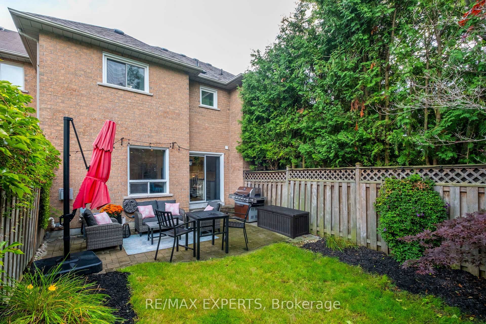 321 Warner Crescent photo 37