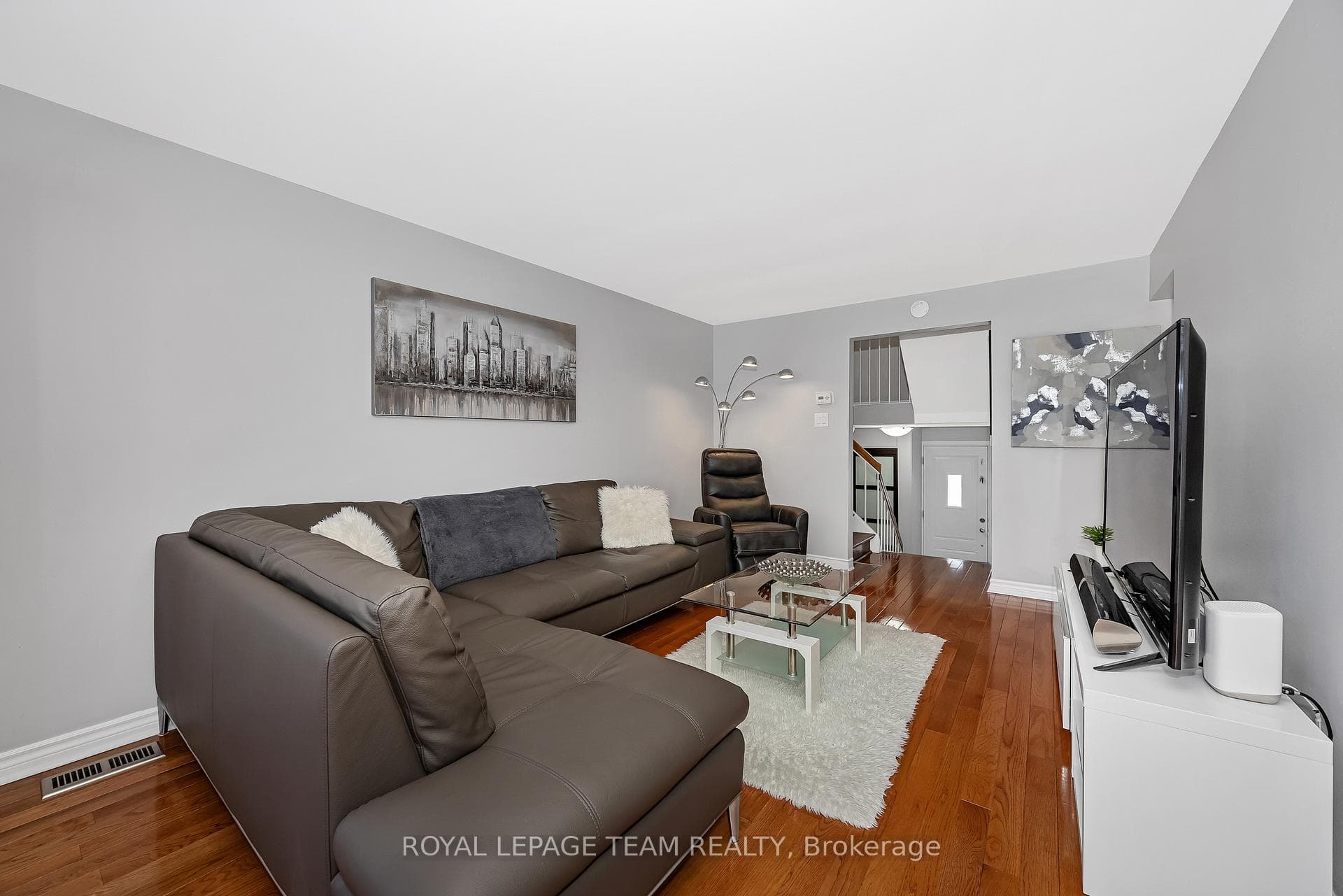 18 Benlea Drive Unit C photo 7