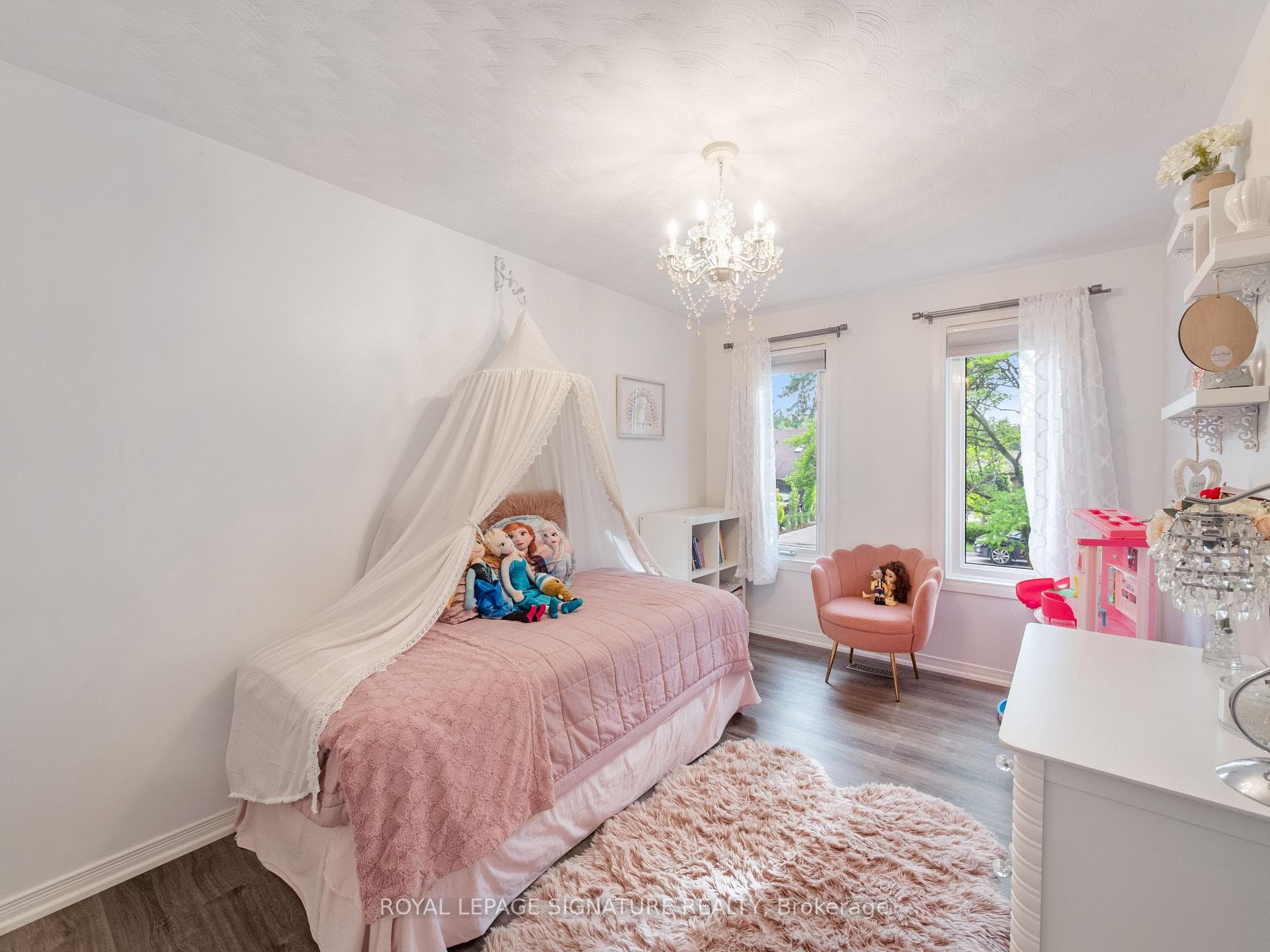 245 Appleby Road photo 12